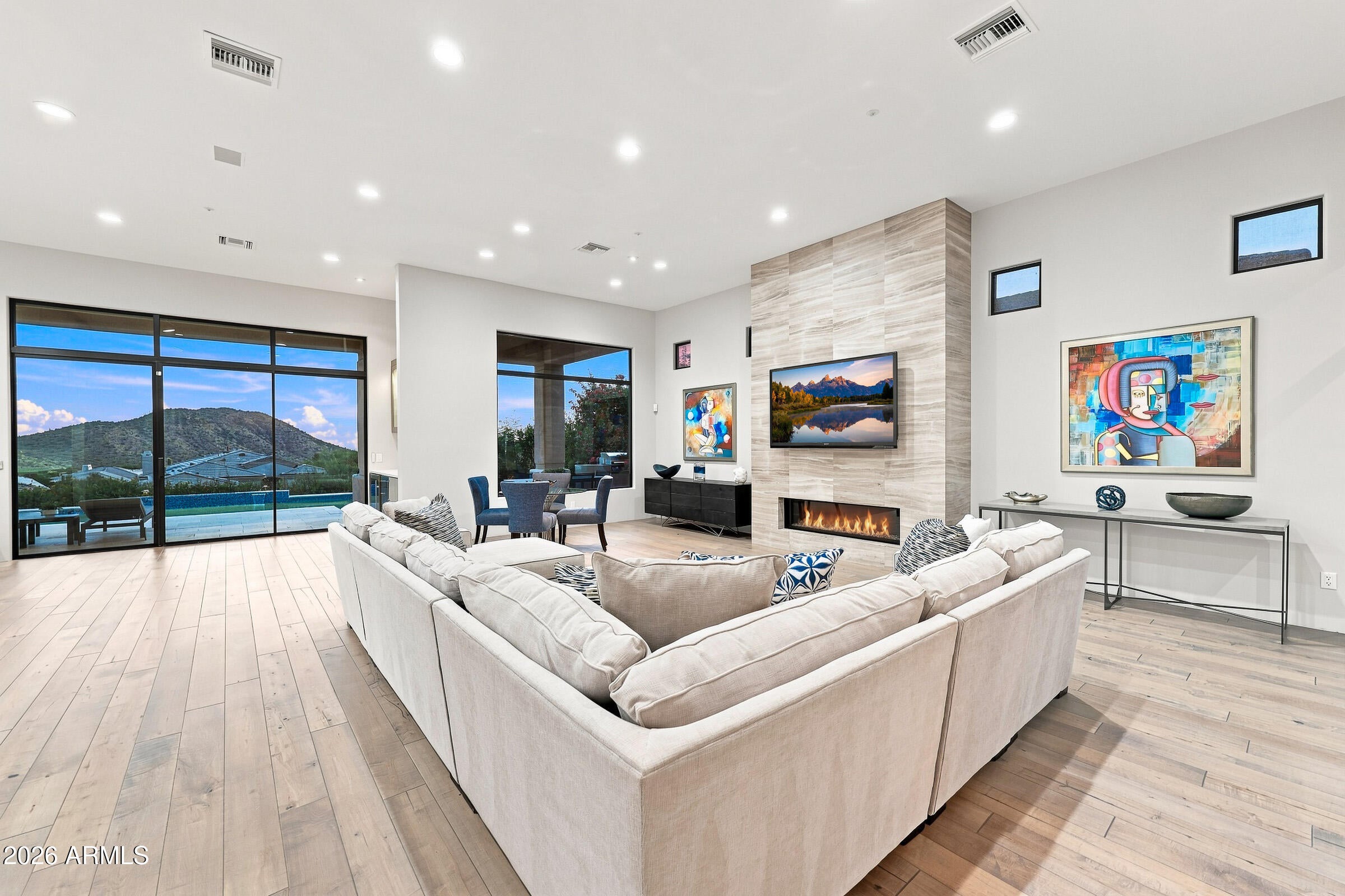 11151 E DE LA O Road