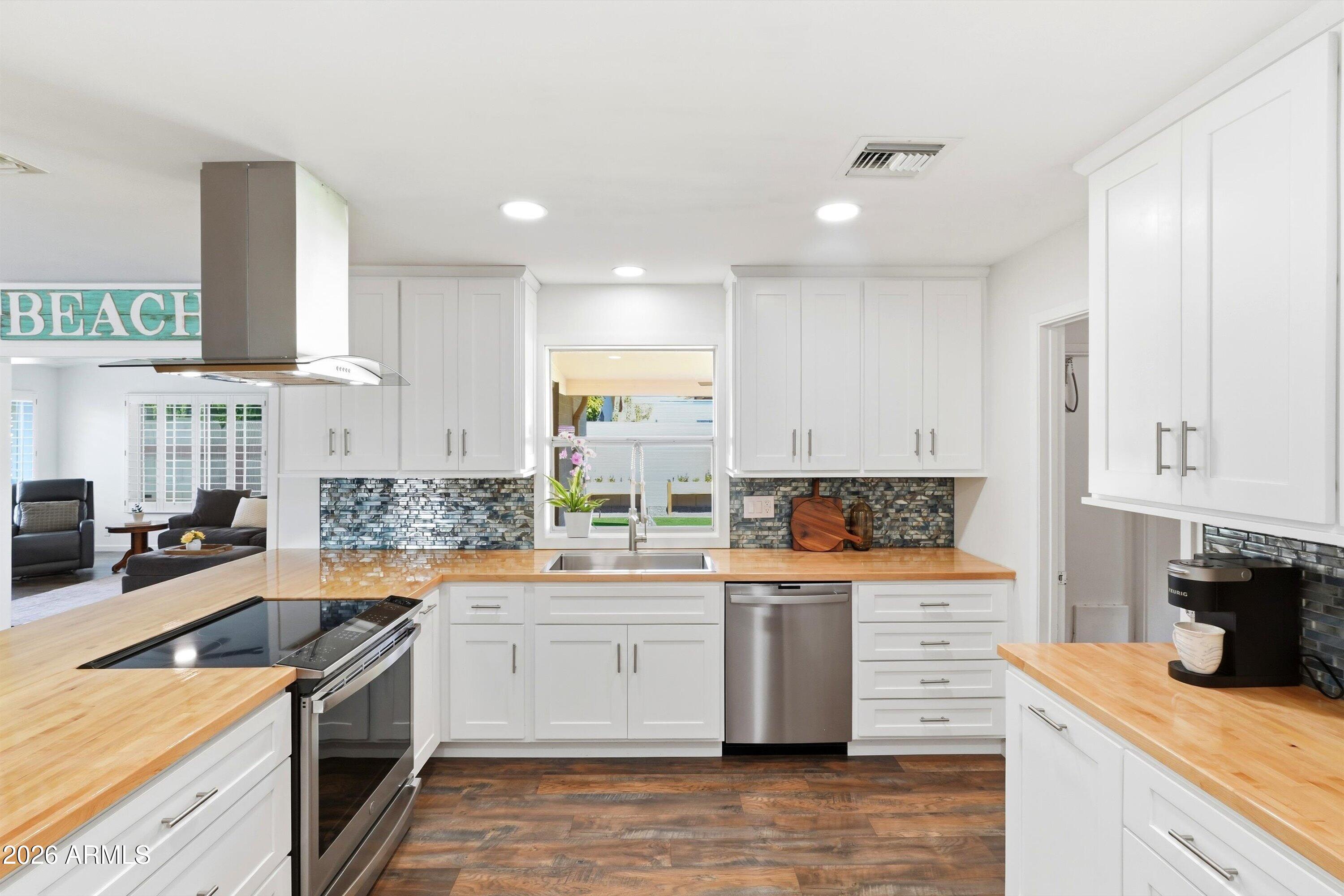 517 S ROSEMONT --