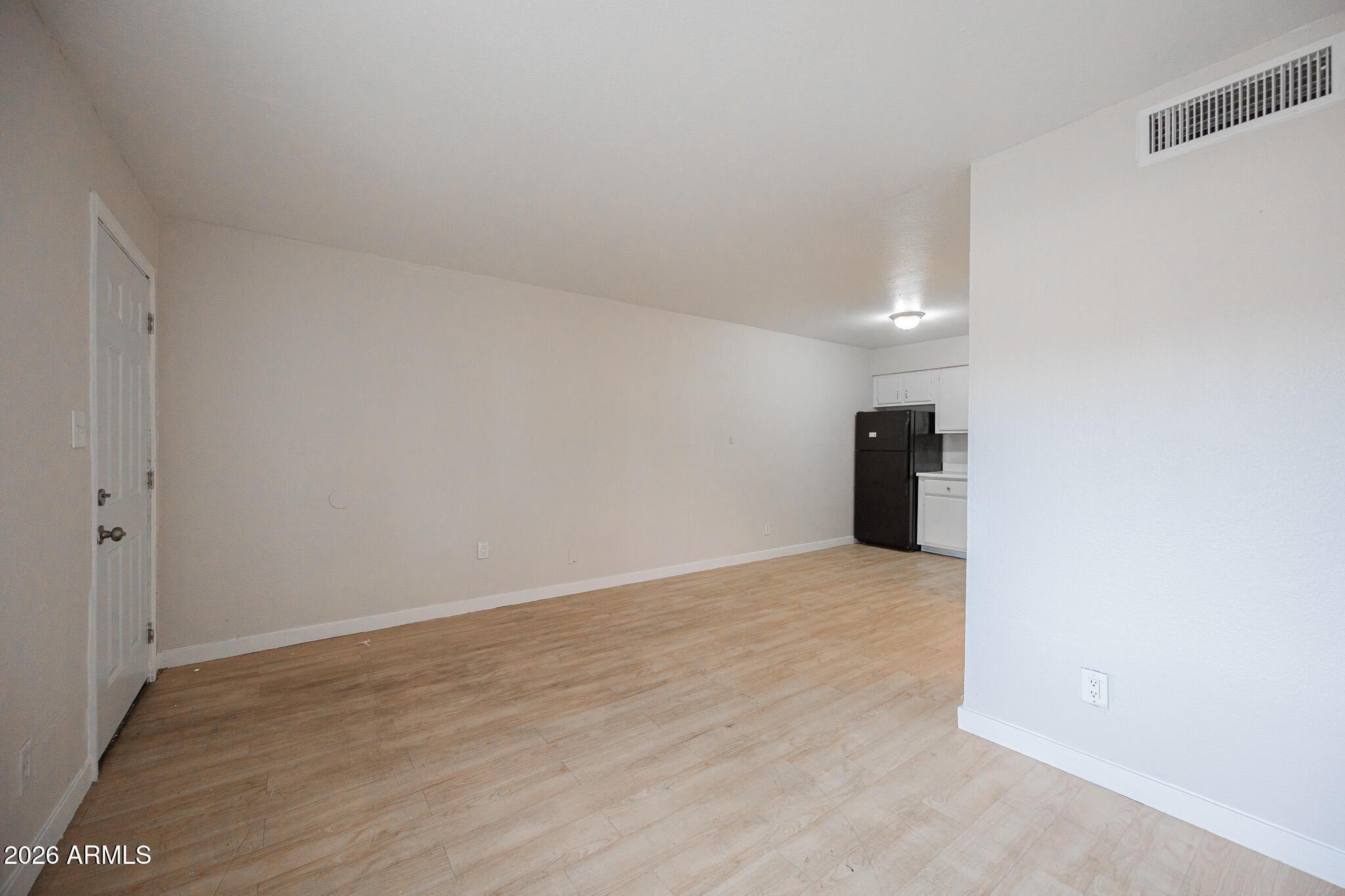 1703 W Mountain View Road 4