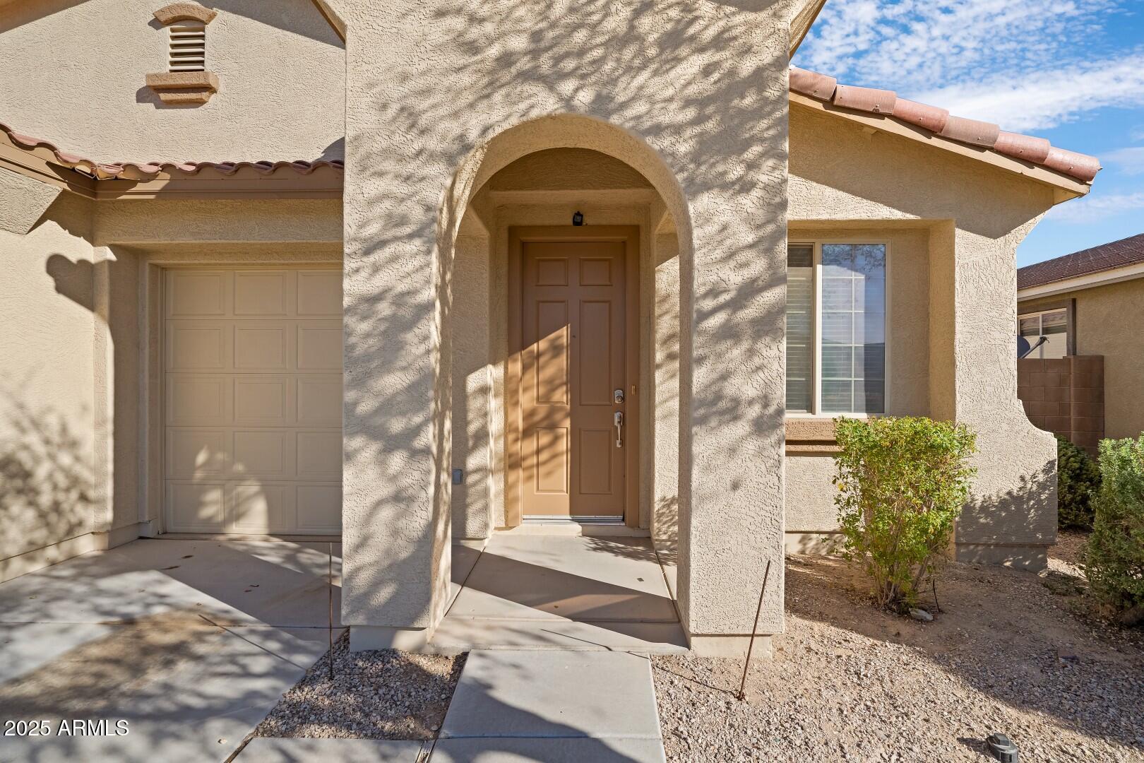 17818 W LINCOLN Street