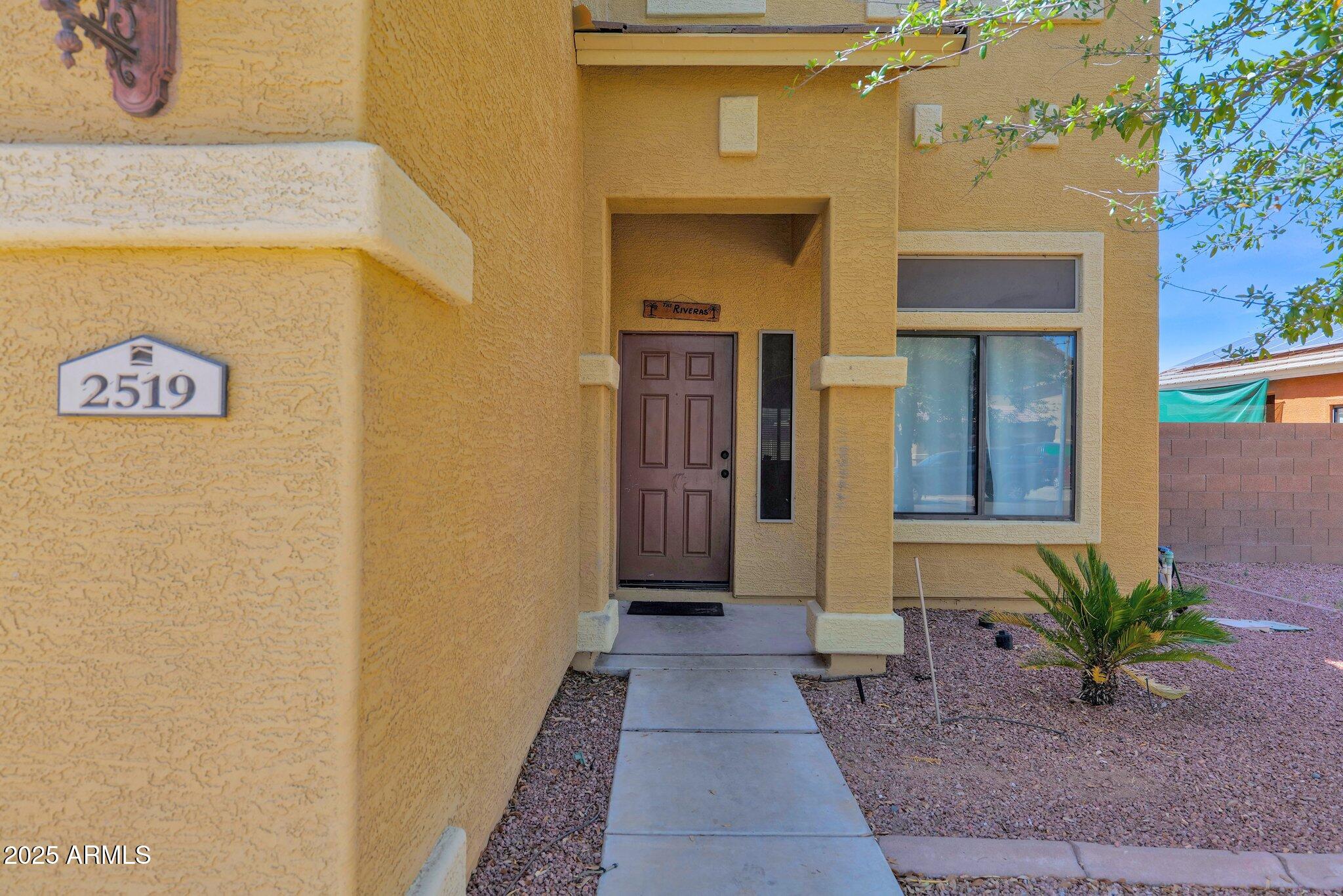2519 W BURGESS Lane