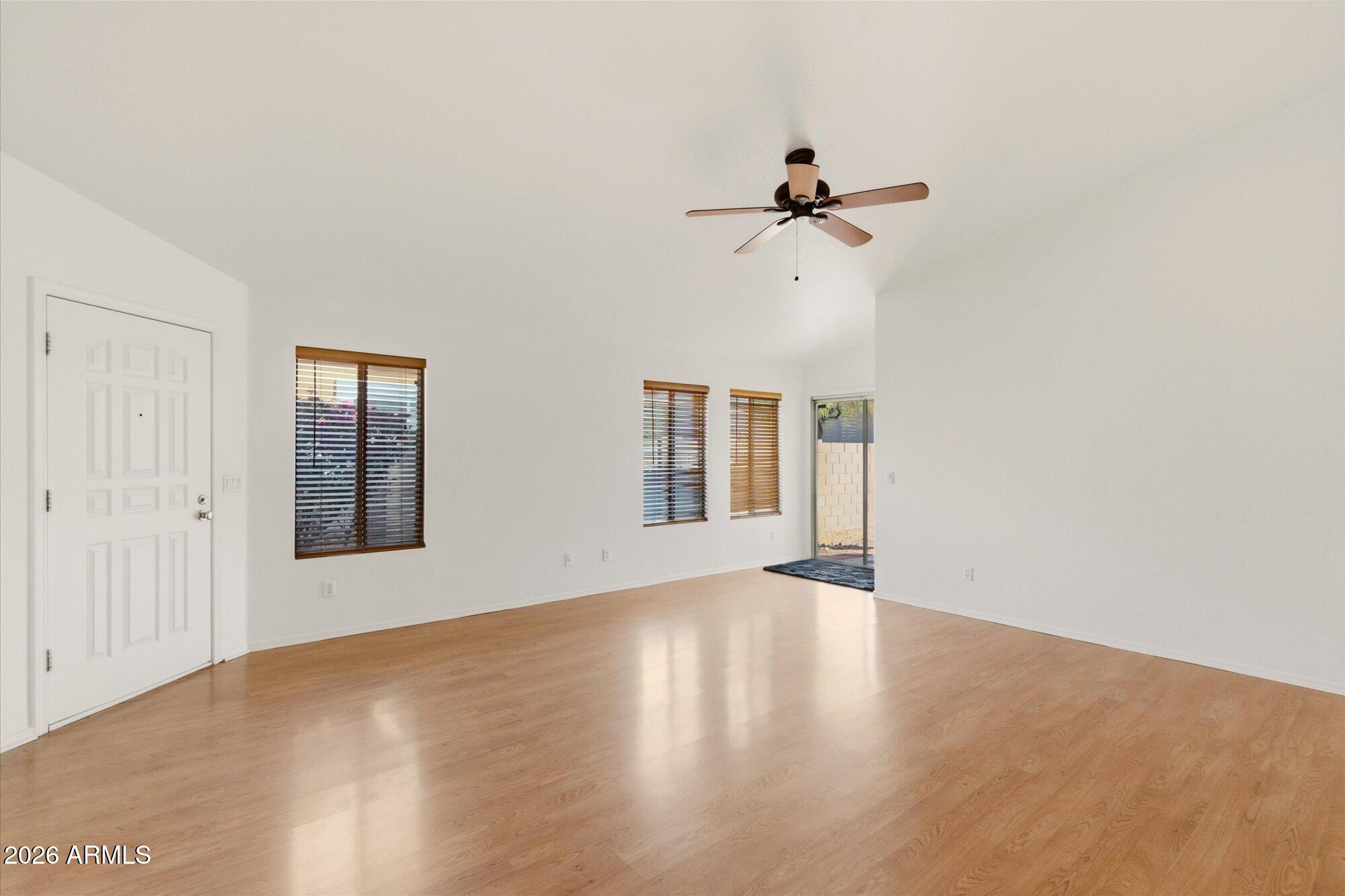 5259 W PONTIAC Drive