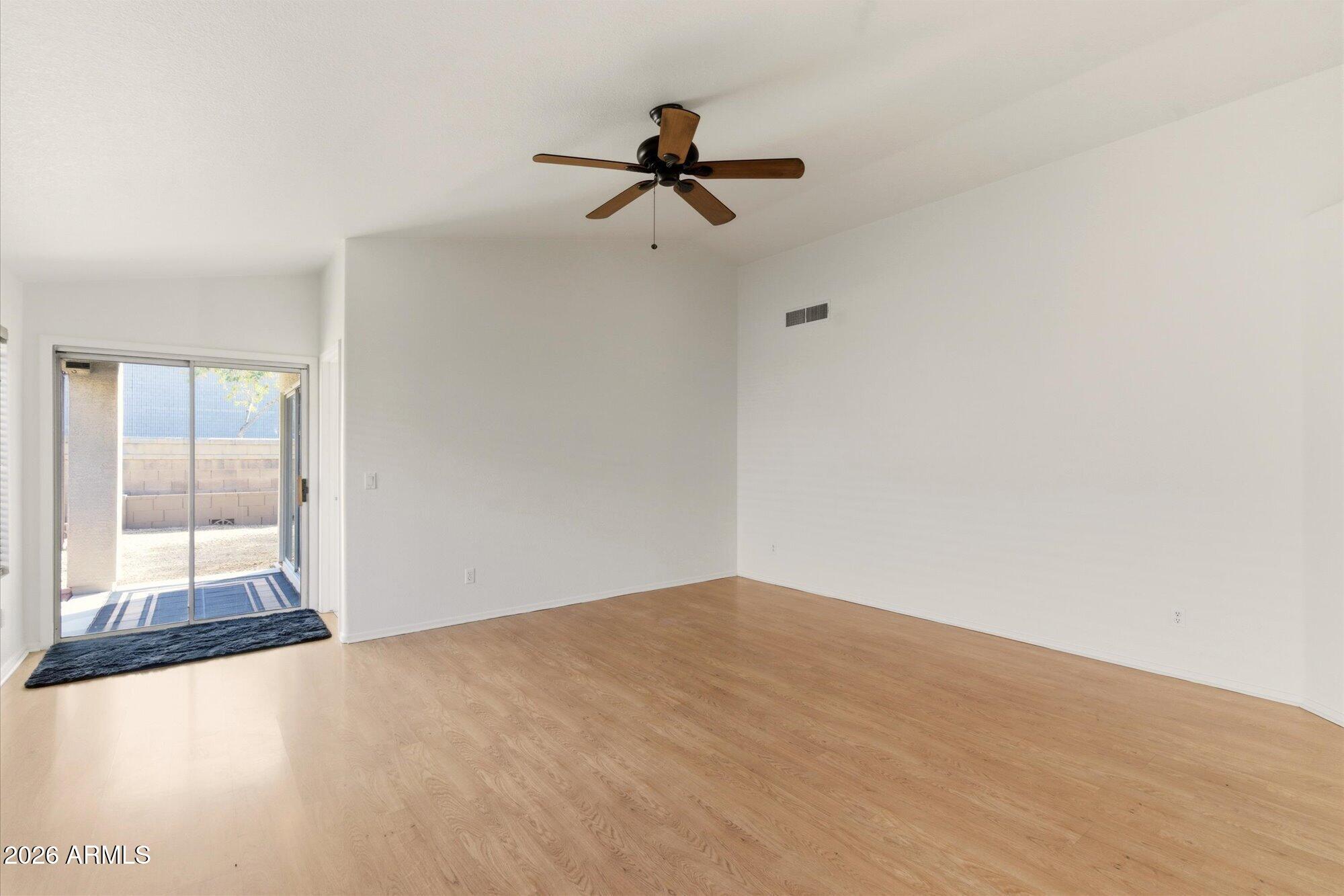 5259 W PONTIAC Drive