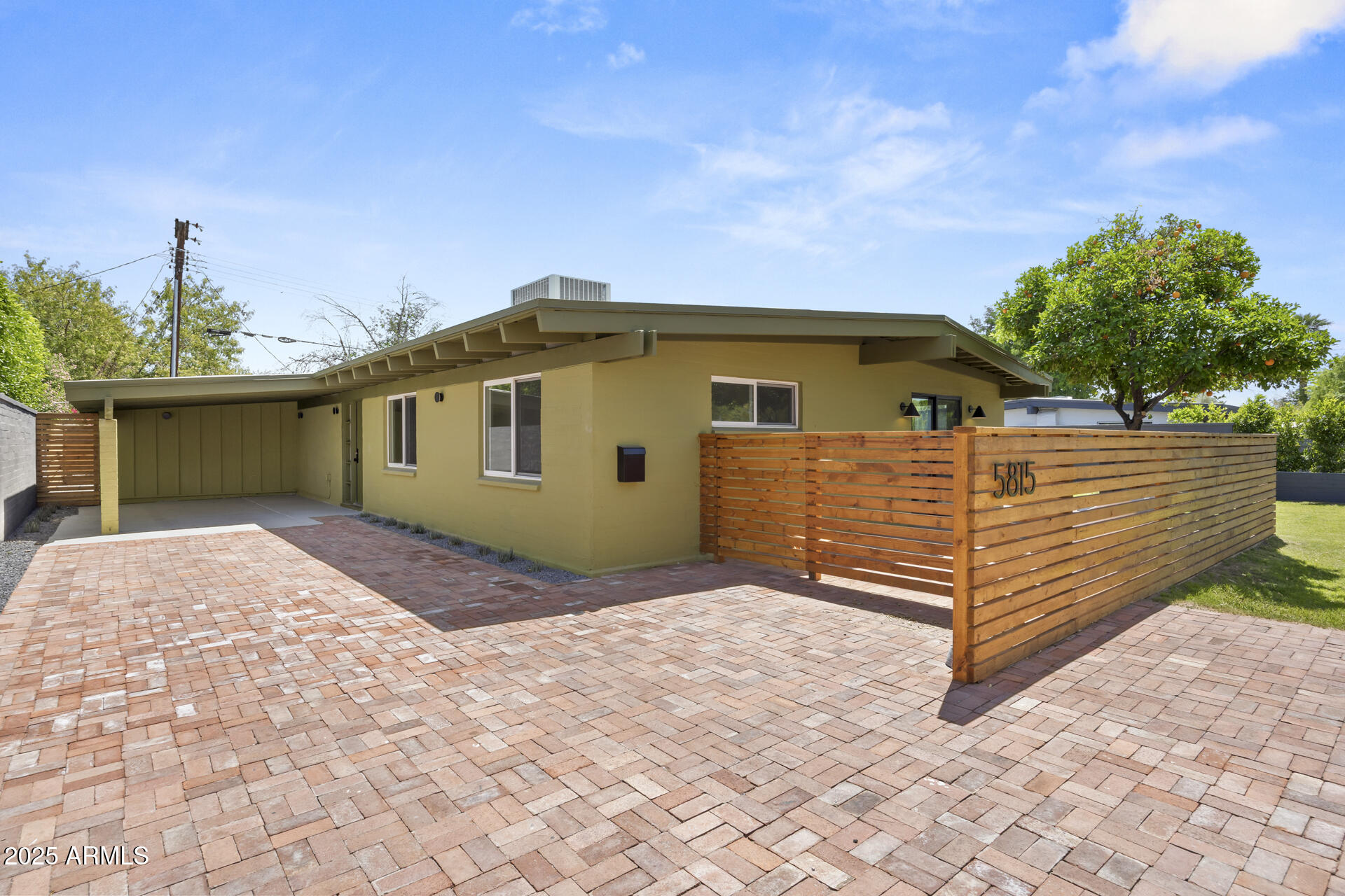 5815 N 10TH Place