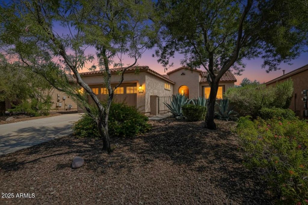 Photo of 29361 N 130th Glen, Peoria, AZ 85383 (MLS # 6927007)