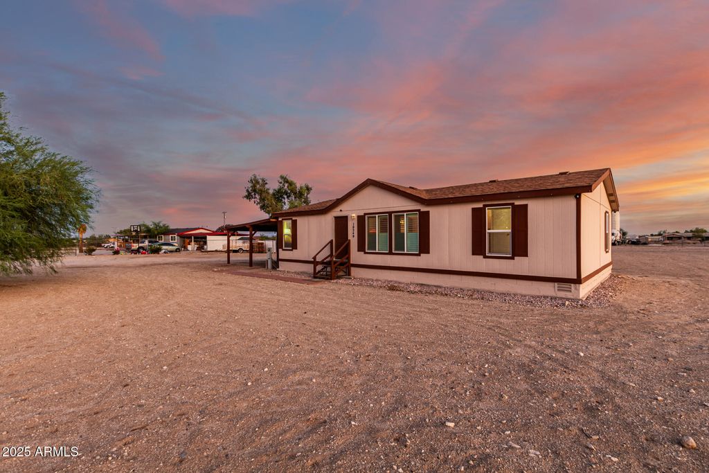 Photo of 19349 W Osborn Road, Litchfield Park, AZ 85340 (MLS # 6916425)