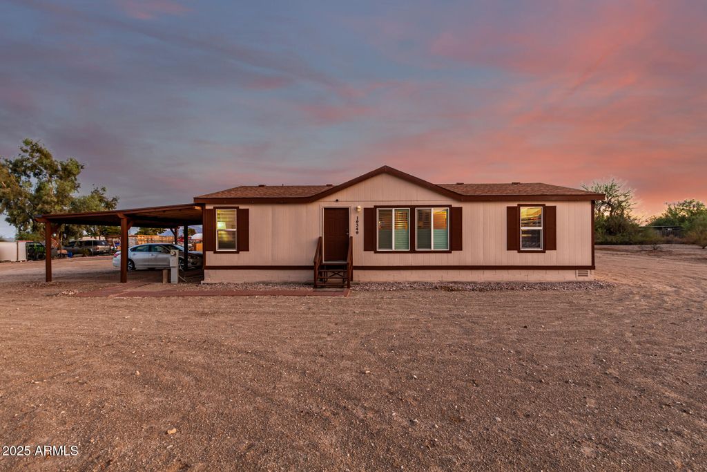Photo of 19349 W Osborn Road, Litchfield Park, AZ 85340 (MLS # 6916425)