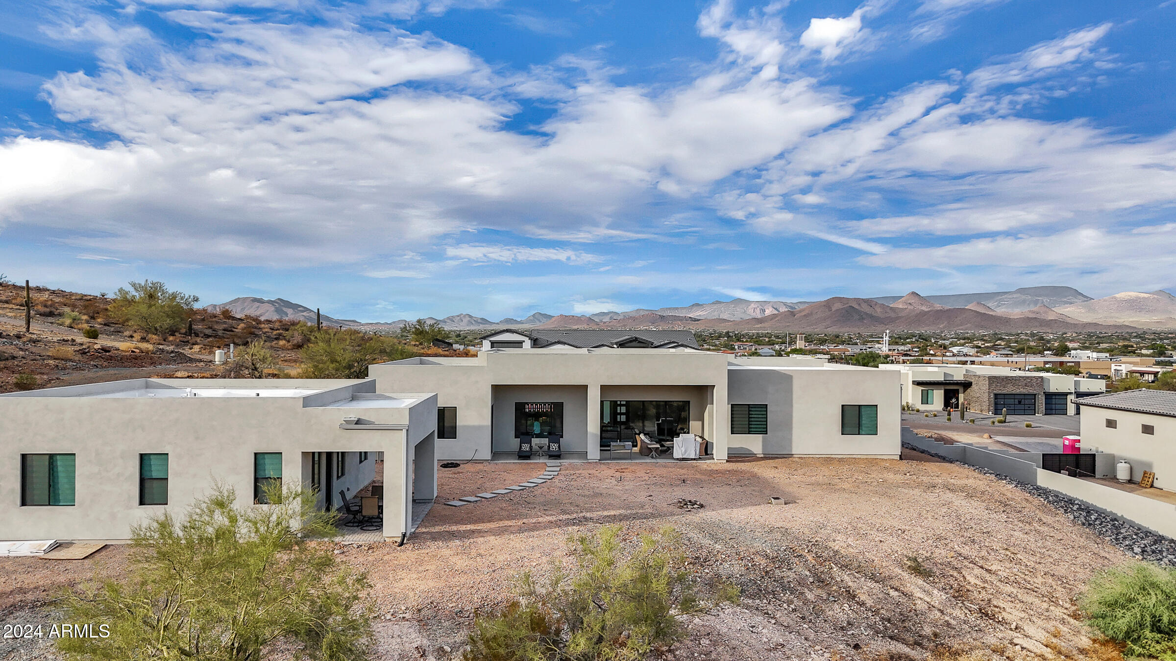 511 E TUMBLEWEED Drive
