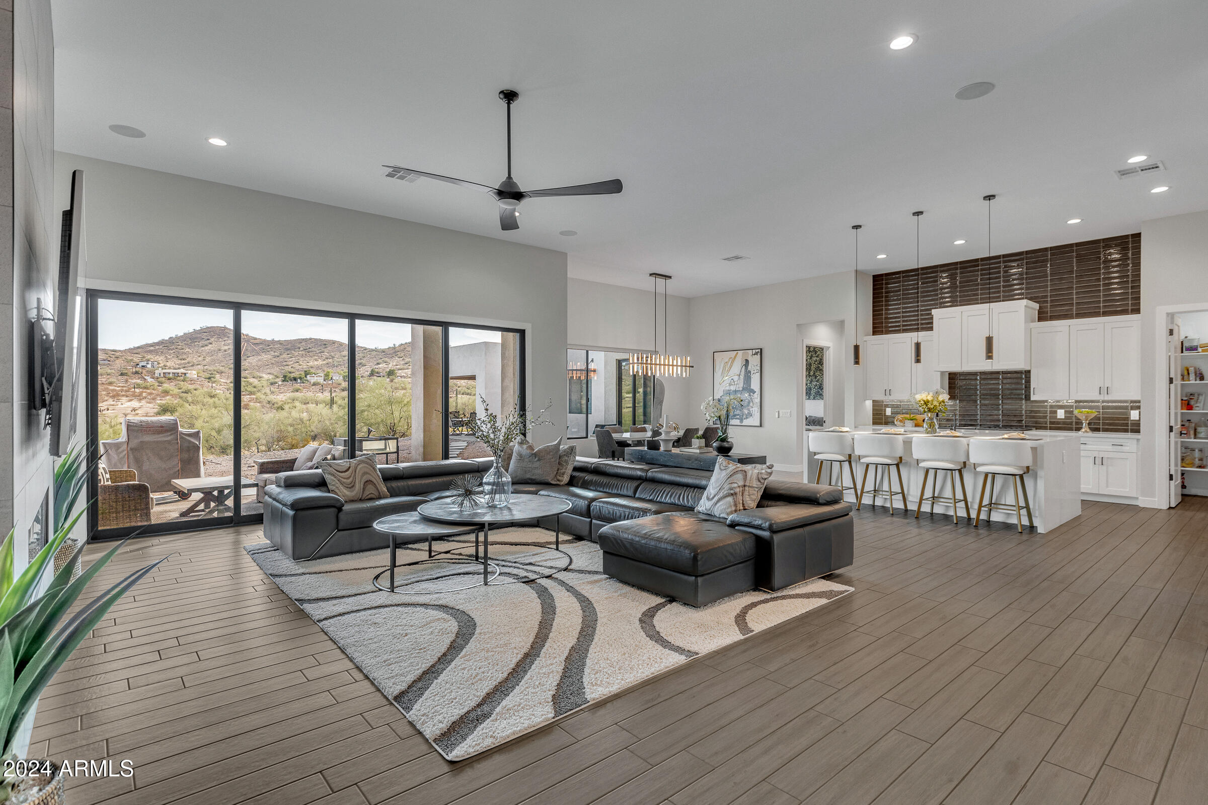 511 E TUMBLEWEED Drive