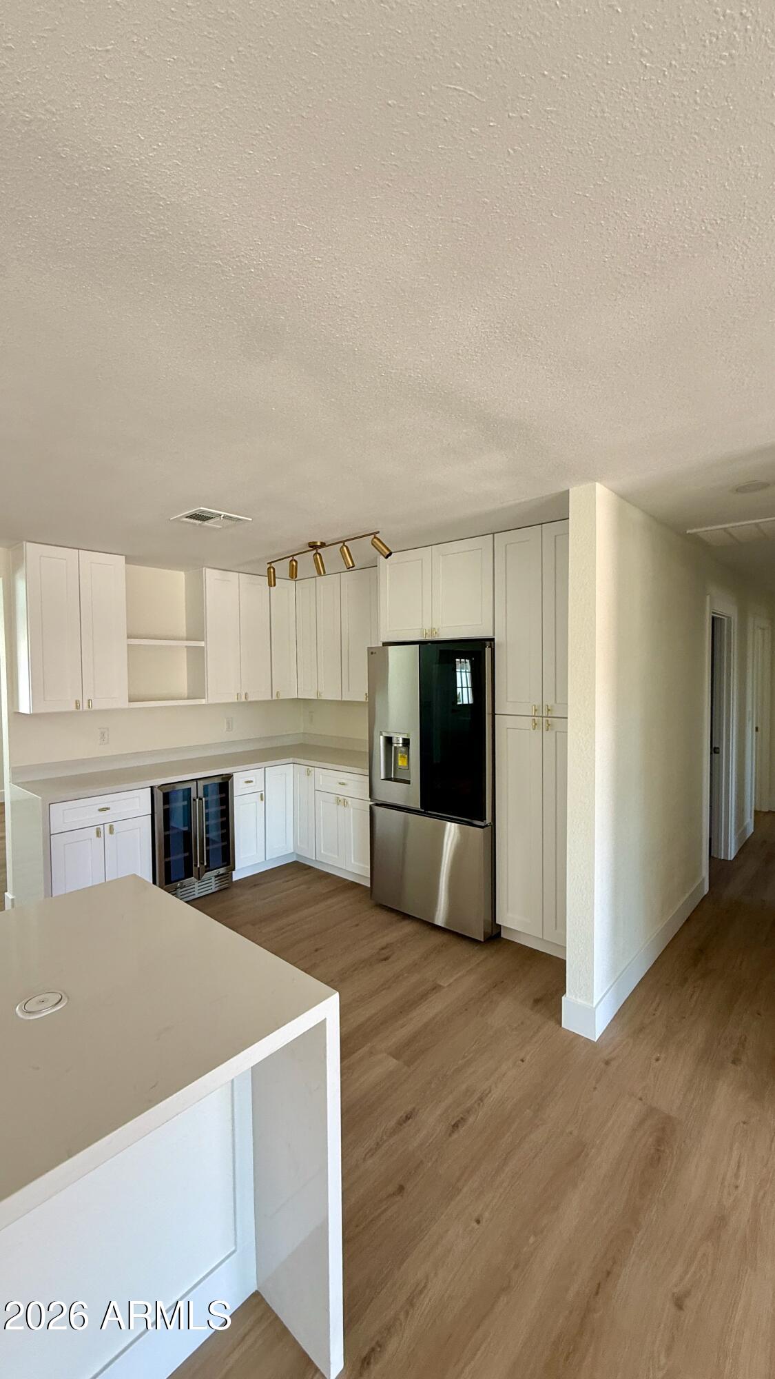 2507 W CORRINE Drive