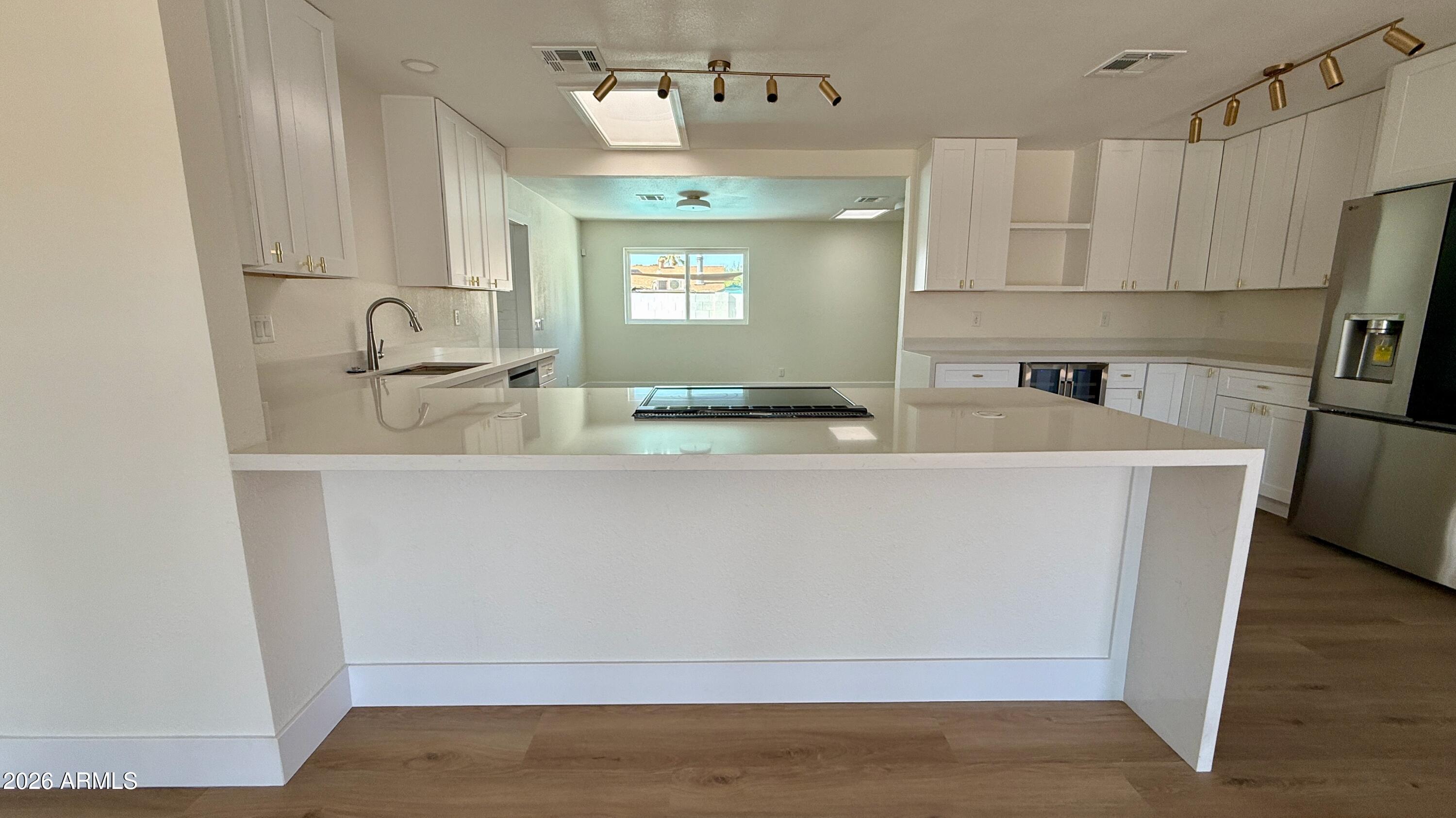 2507 W CORRINE Drive