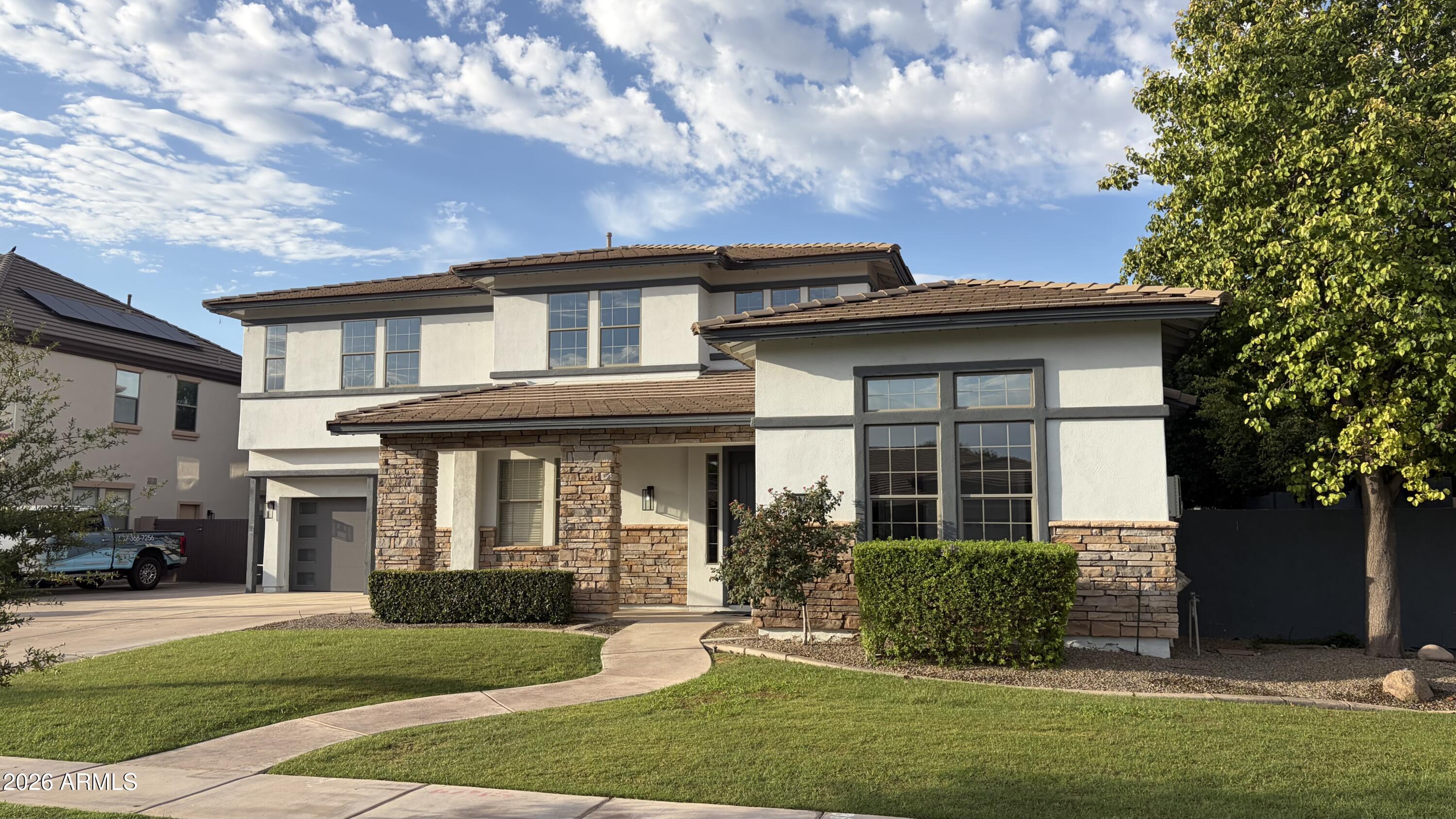 3125 E LINDA Lane