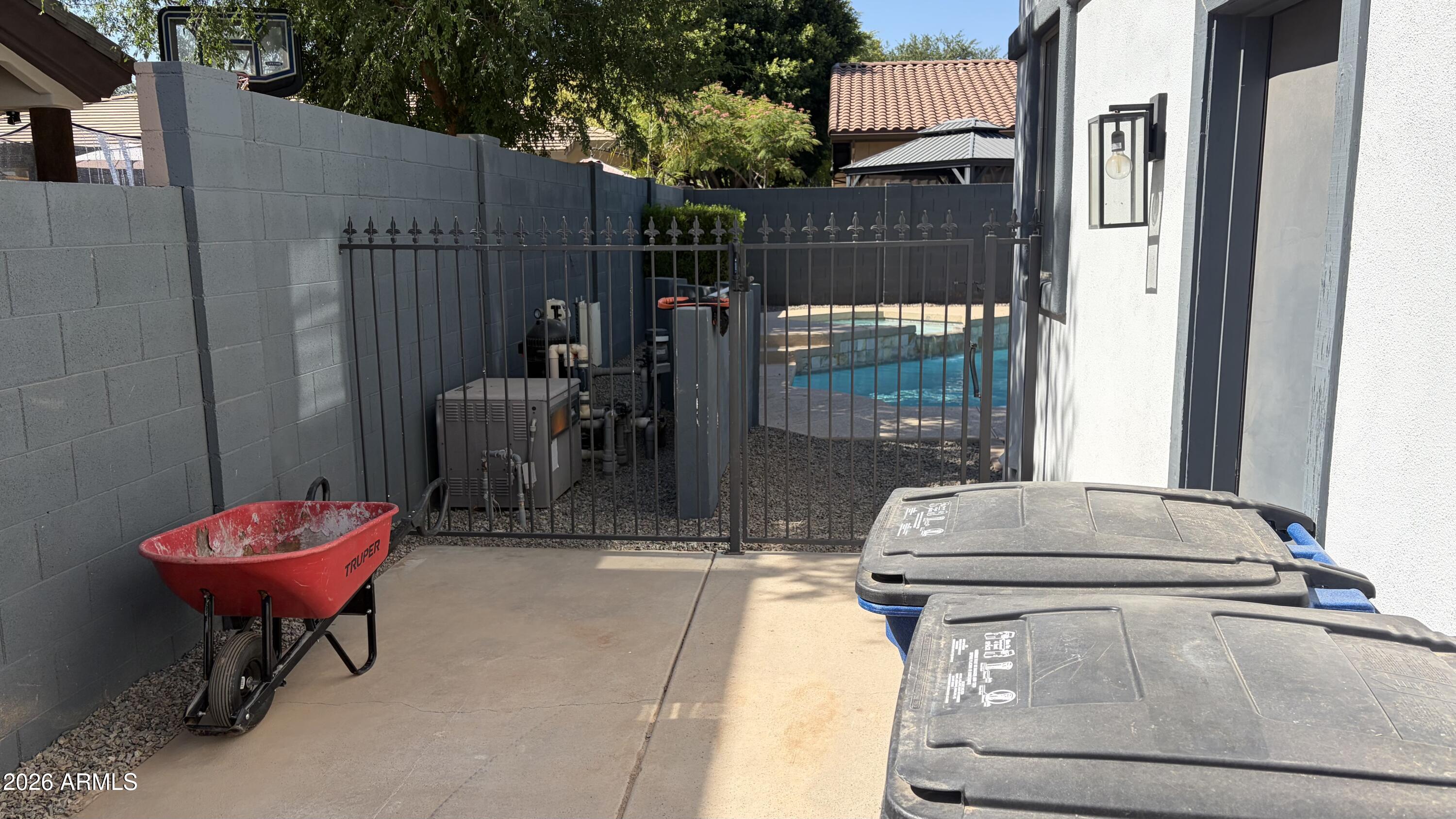 3125 E LINDA Lane