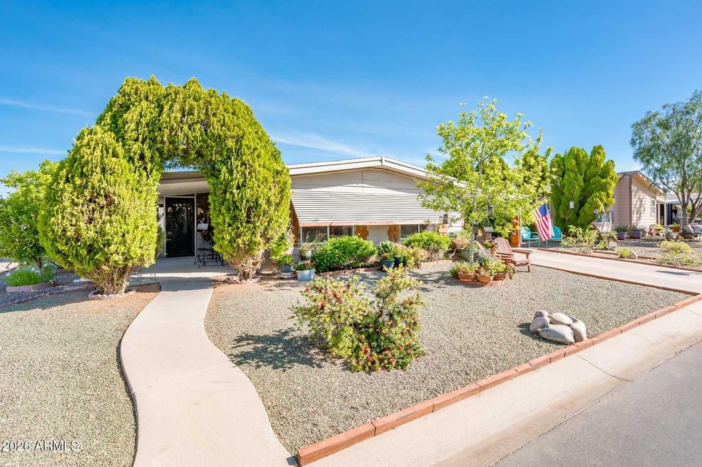 Photo of 3508 E Beverly Lane, Phoenix, AZ 85032 (MLS # 6999979)