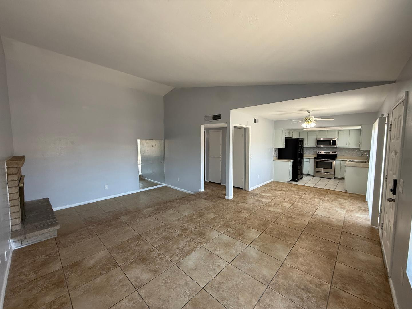 126 W Loma Vista Drive Apt 101