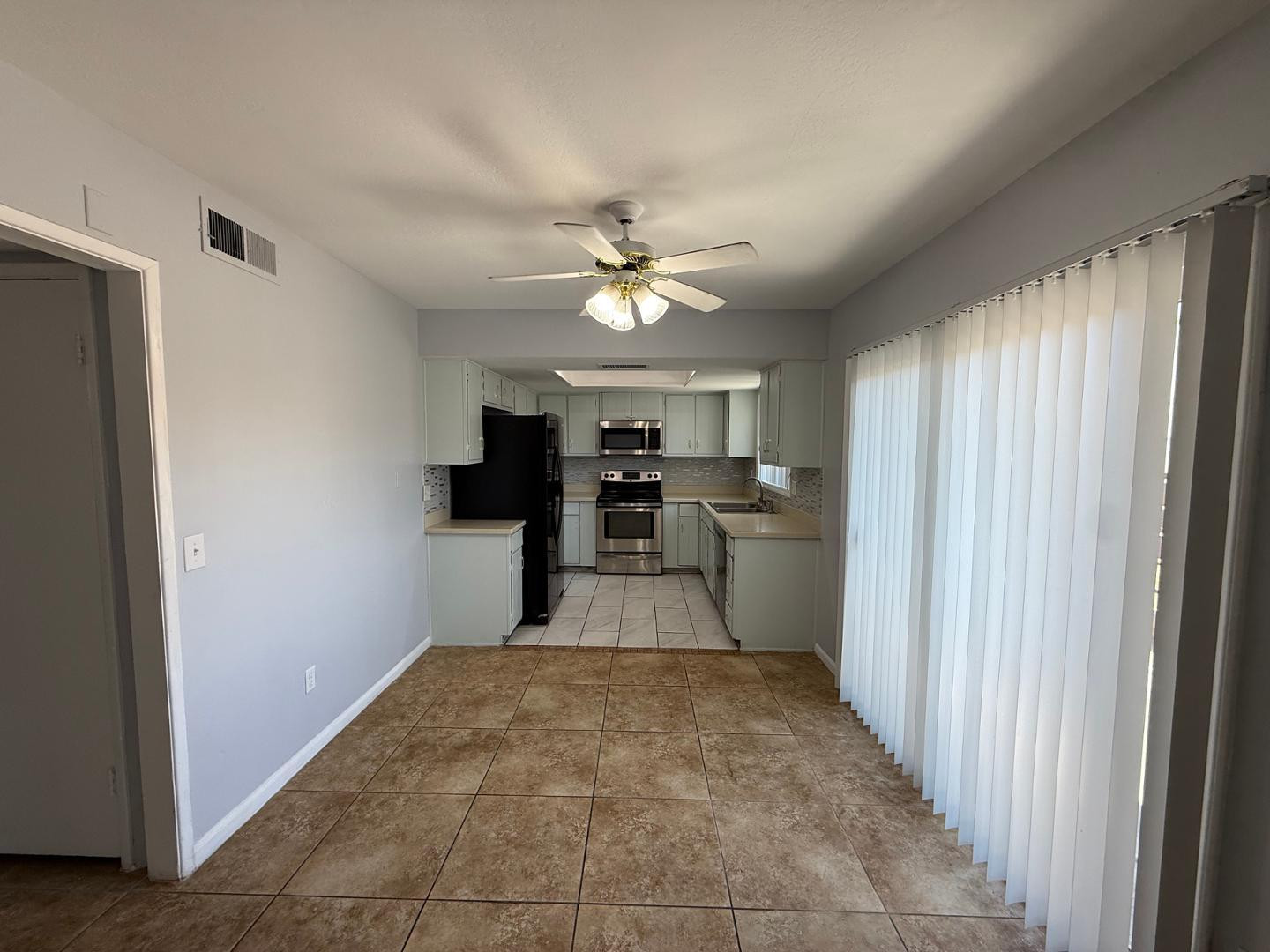 126 W Loma Vista Drive Apt 101