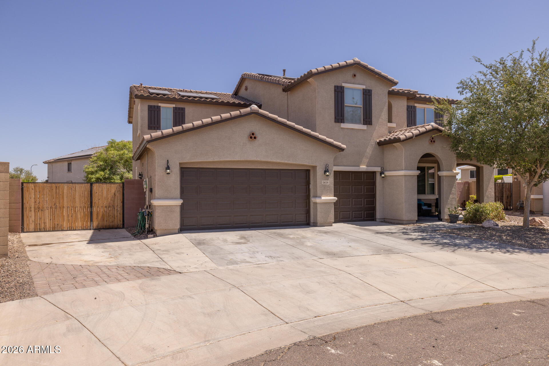 5616 W GWEN Street
