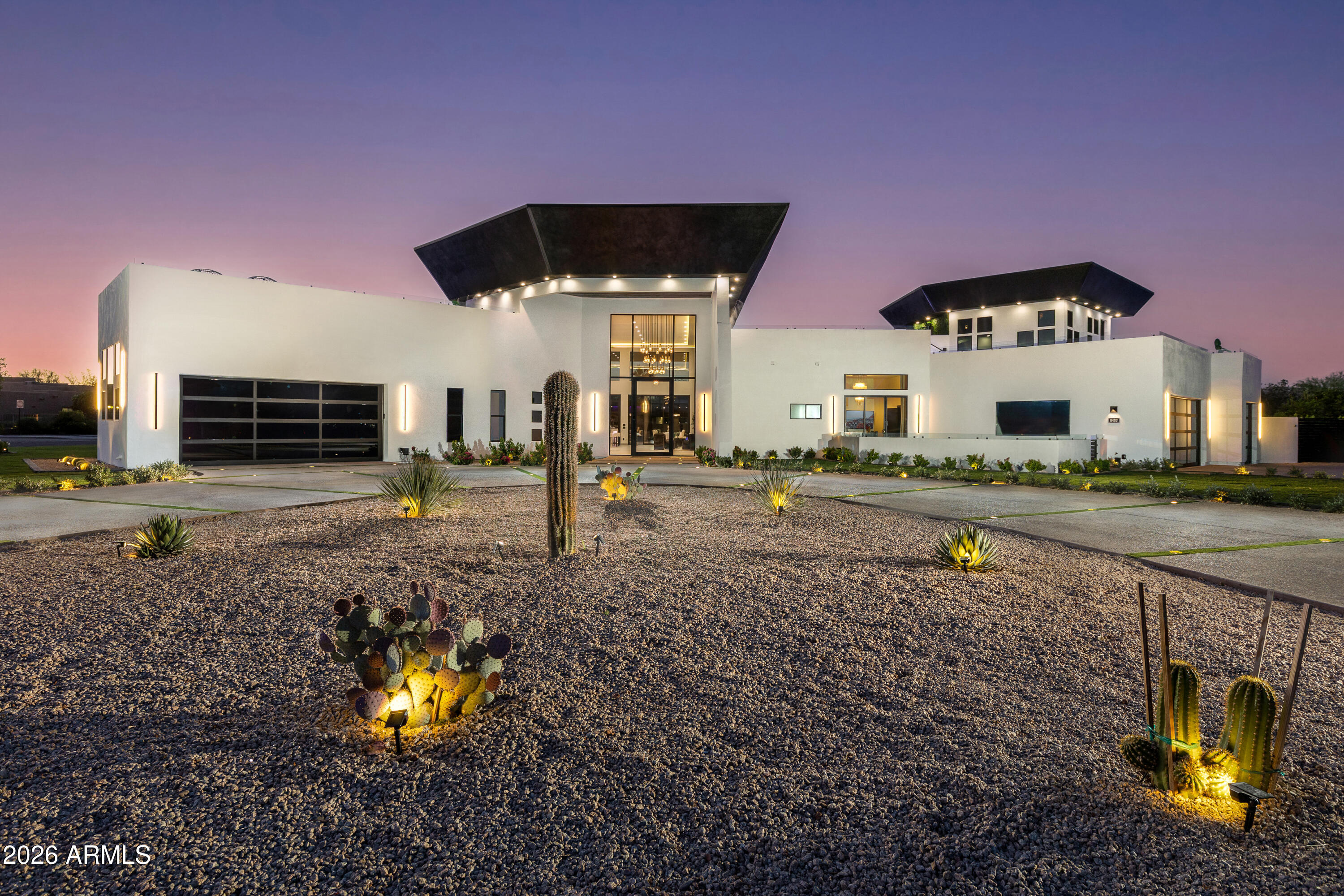 8402 E CACTUS WREN Road