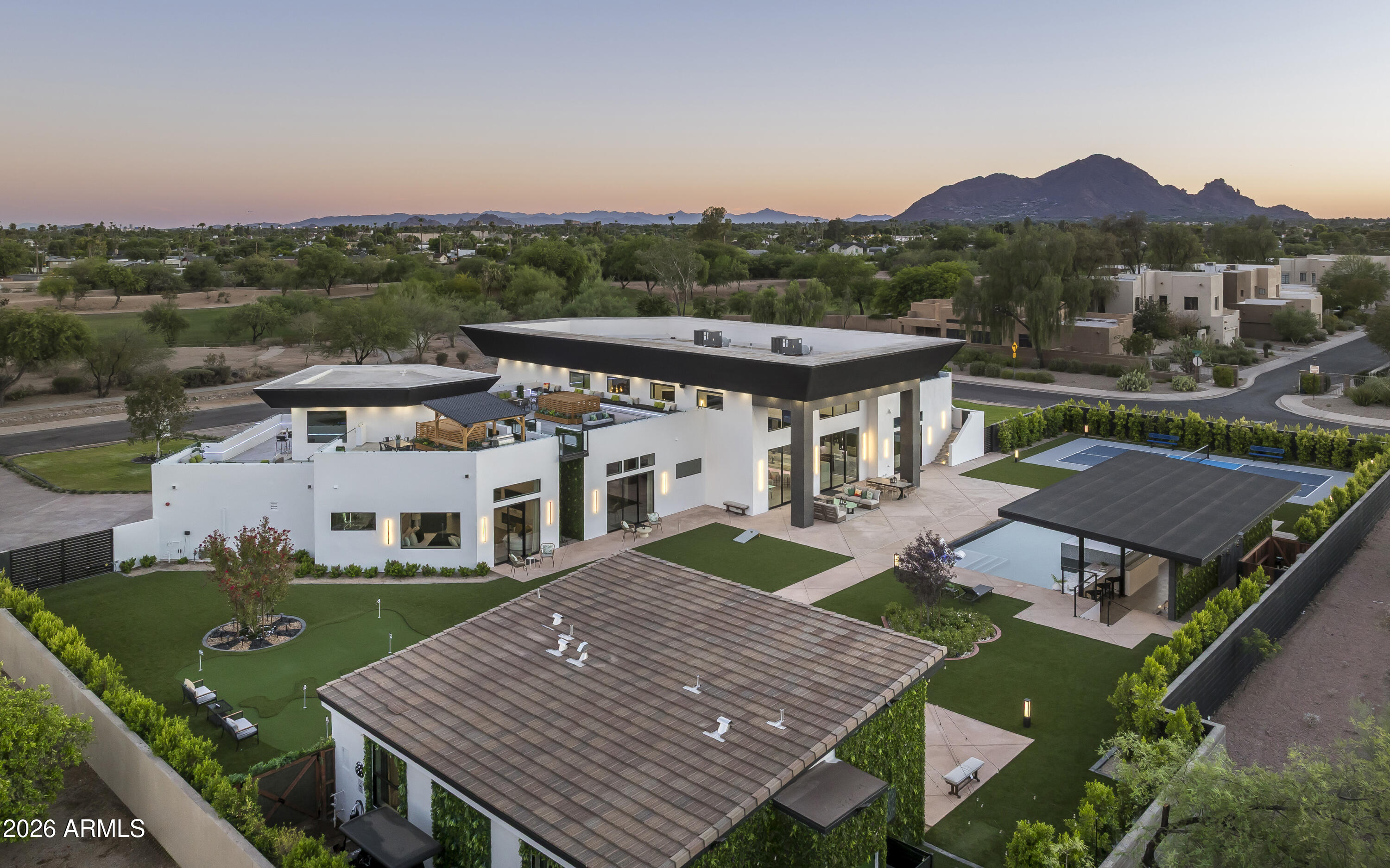 8402 E CACTUS WREN Road