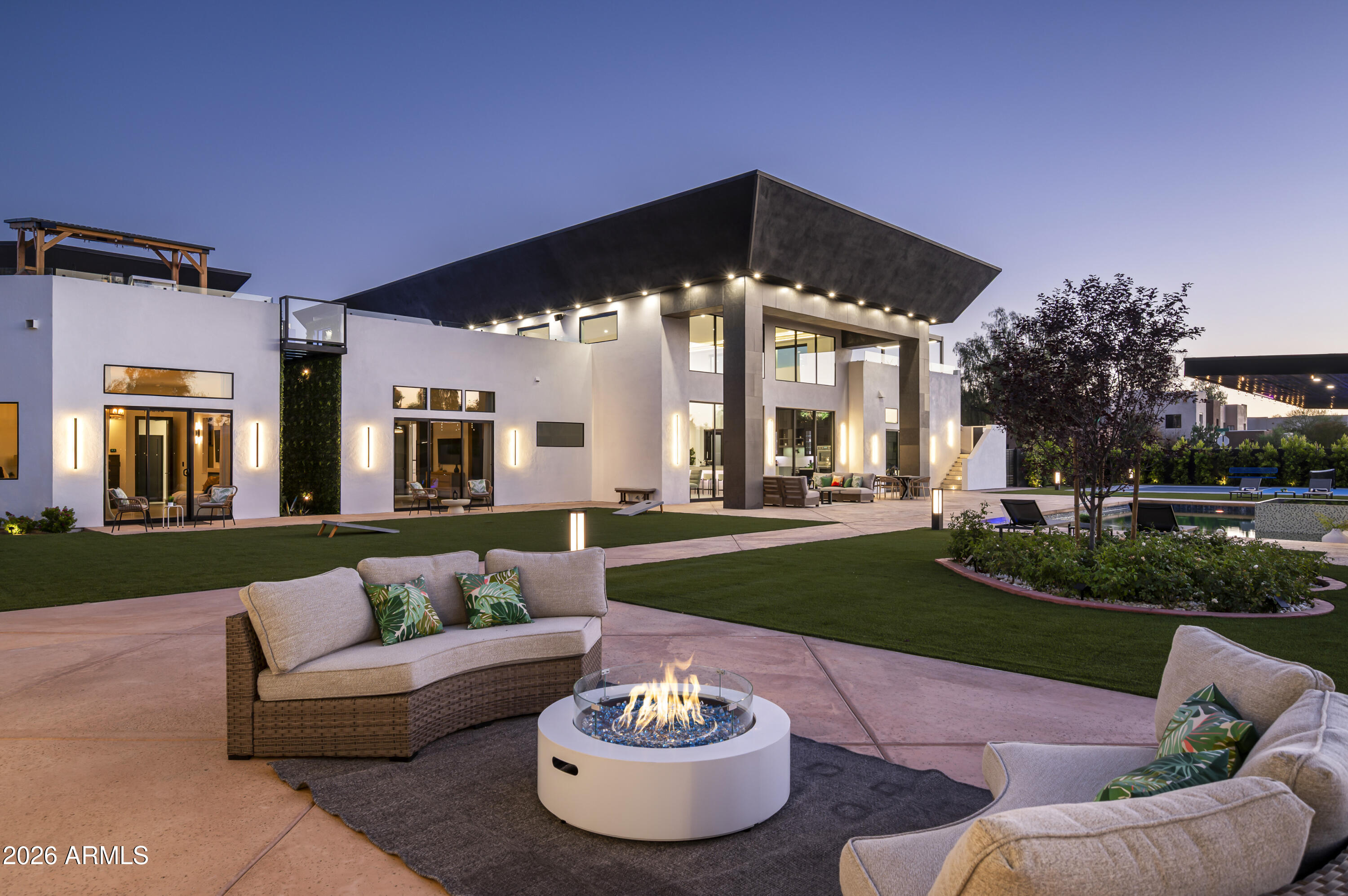 8402 E CACTUS WREN Road
