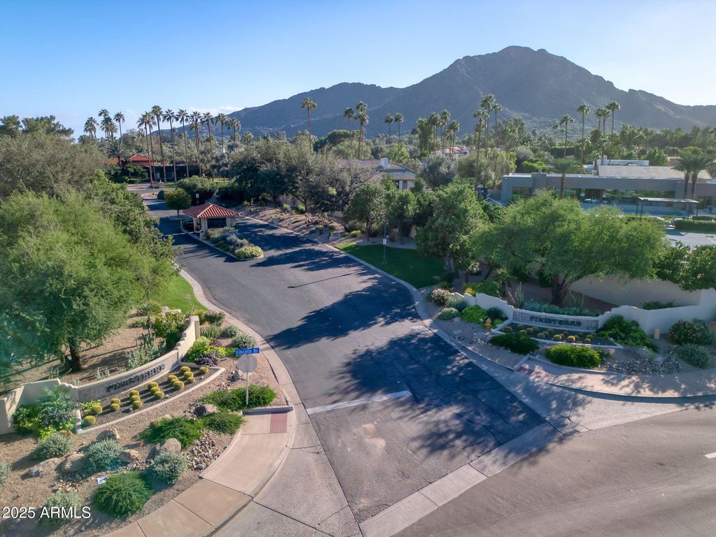 Photo of 6330 E Huntress Drive #85, Paradise Valley, AZ 85253 (MLS # 6934629)