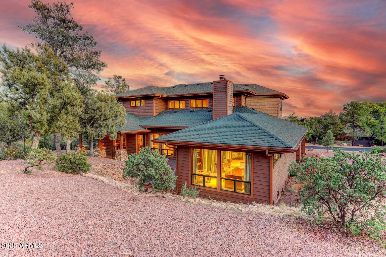 1013 N SCENIC Drive