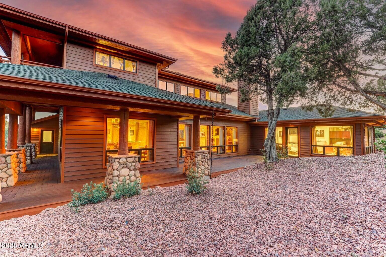 1013 N SCENIC Drive
