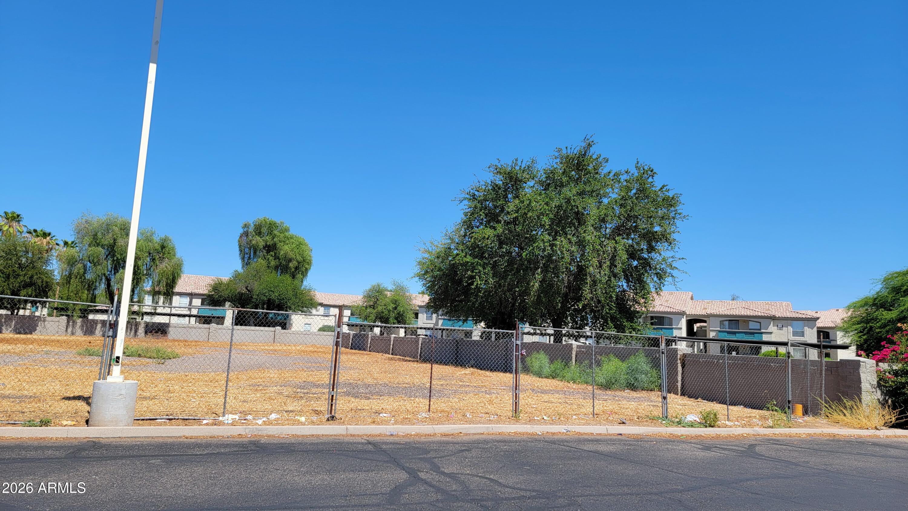 4441 E SOUTHERN Avenue -