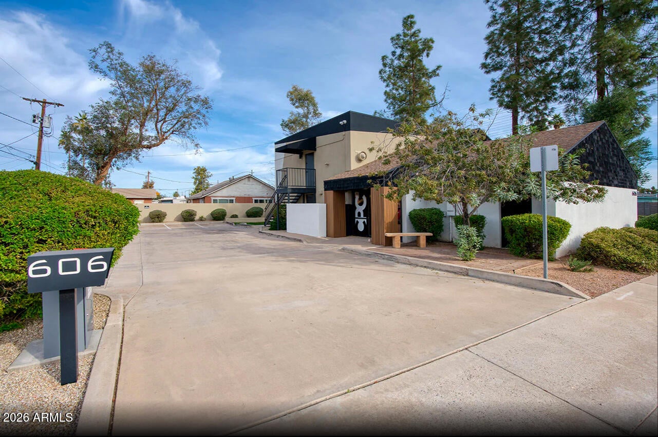 606 N STAPLEY Drive