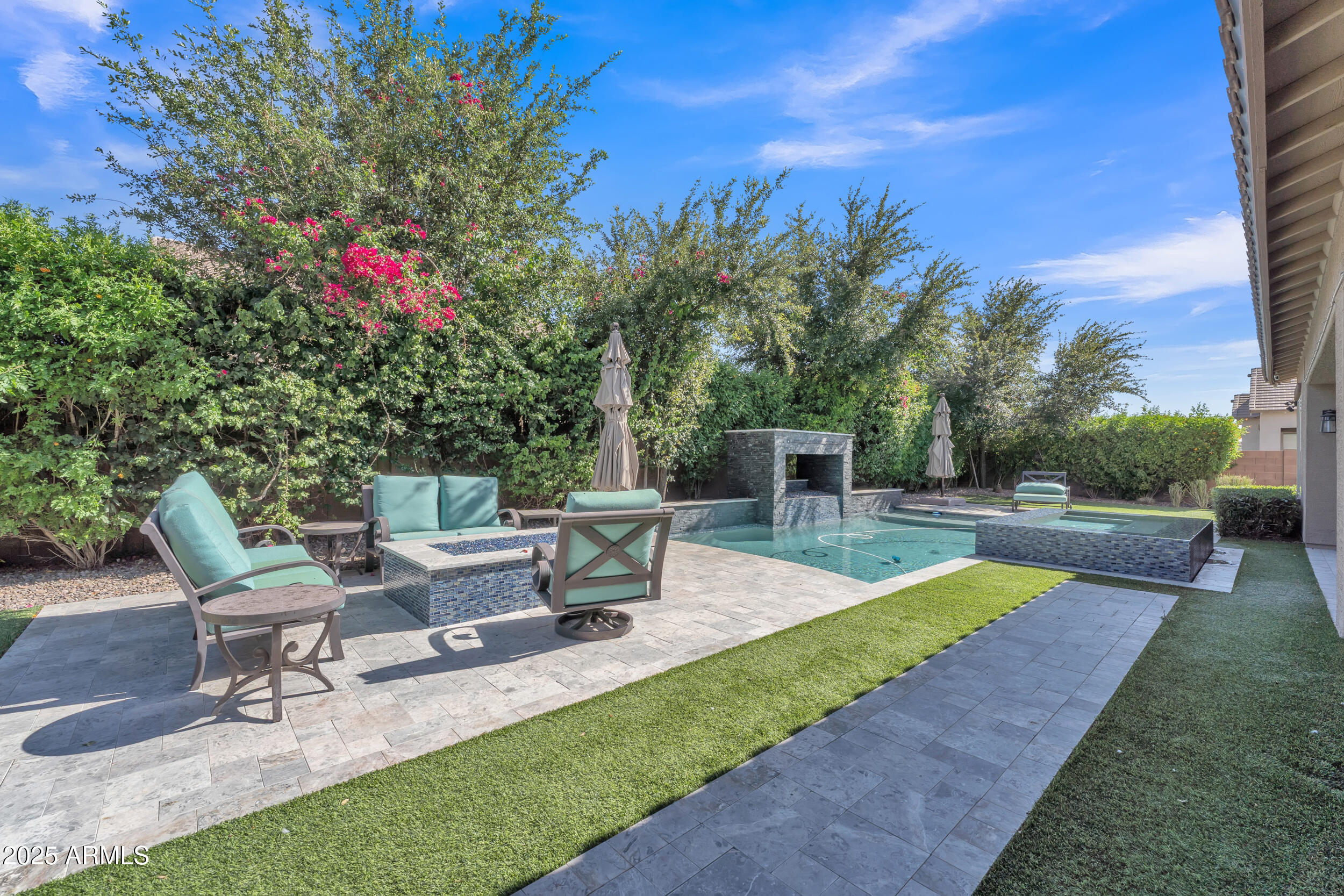 2219 E GALILEO Drive