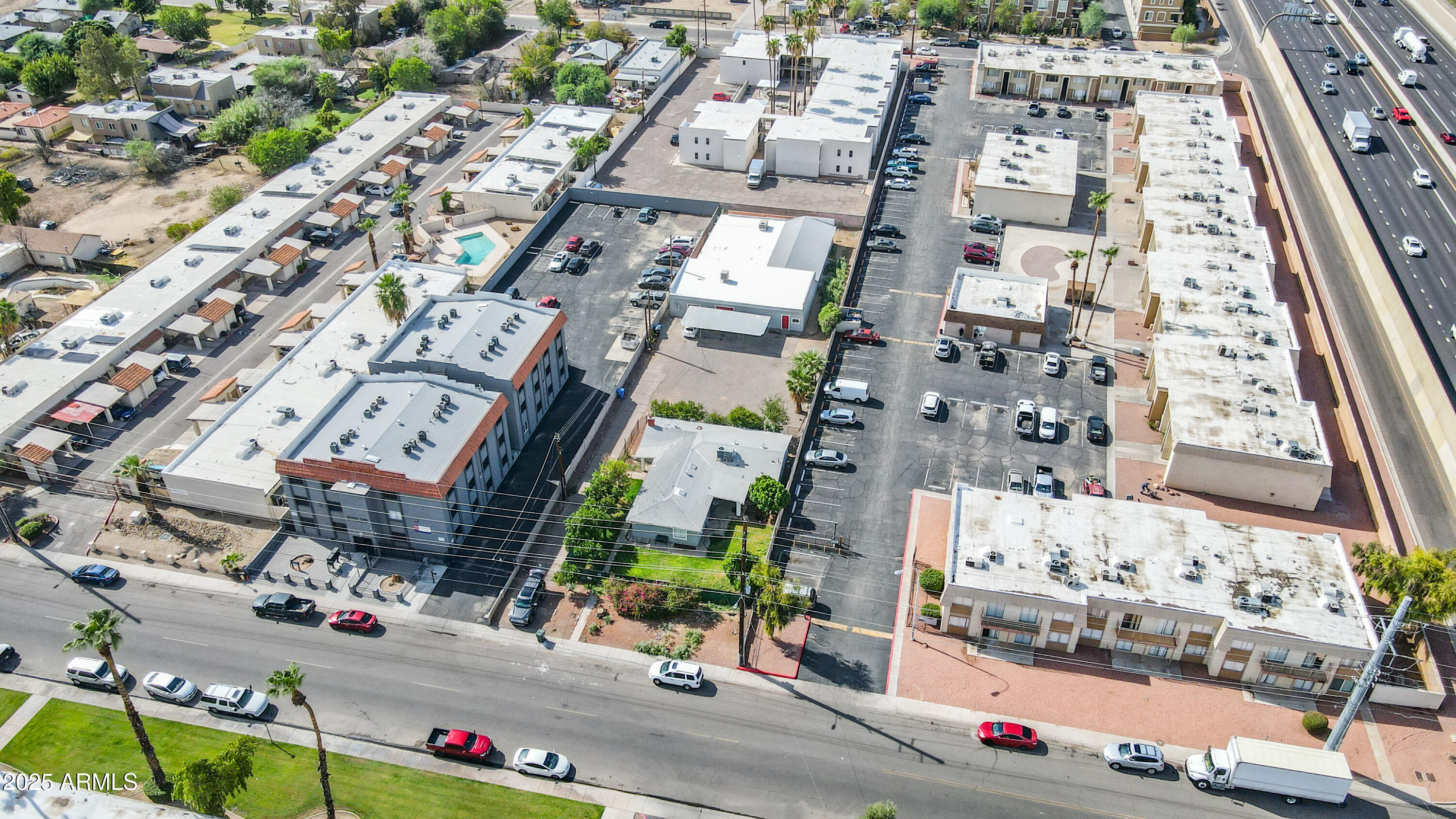 2423 W CAMPBELL Avenue