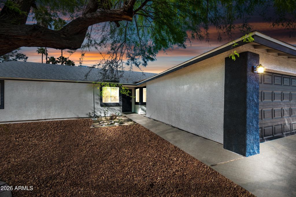 Photo of 6112 W Saint Moritz Lane, Glendale, AZ 85306 (MLS # 7004768)