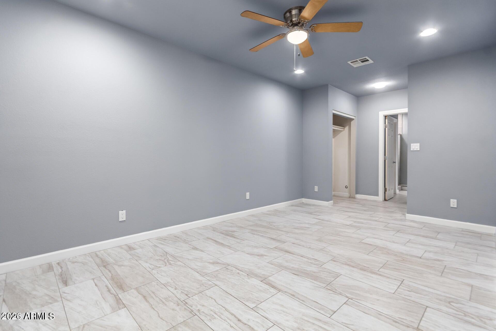 1636 E WHITTON Avenue