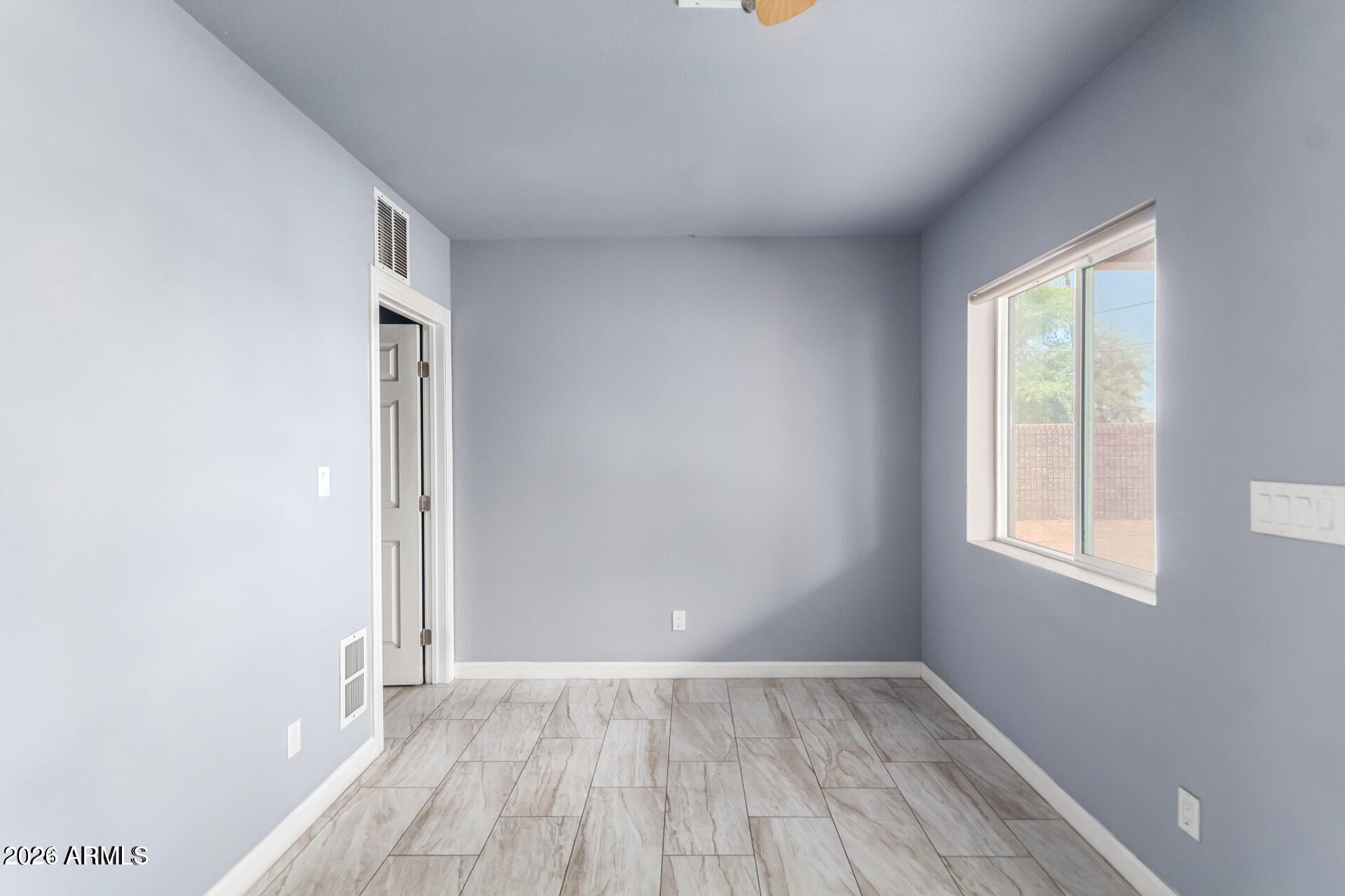 1636 E WHITTON Avenue