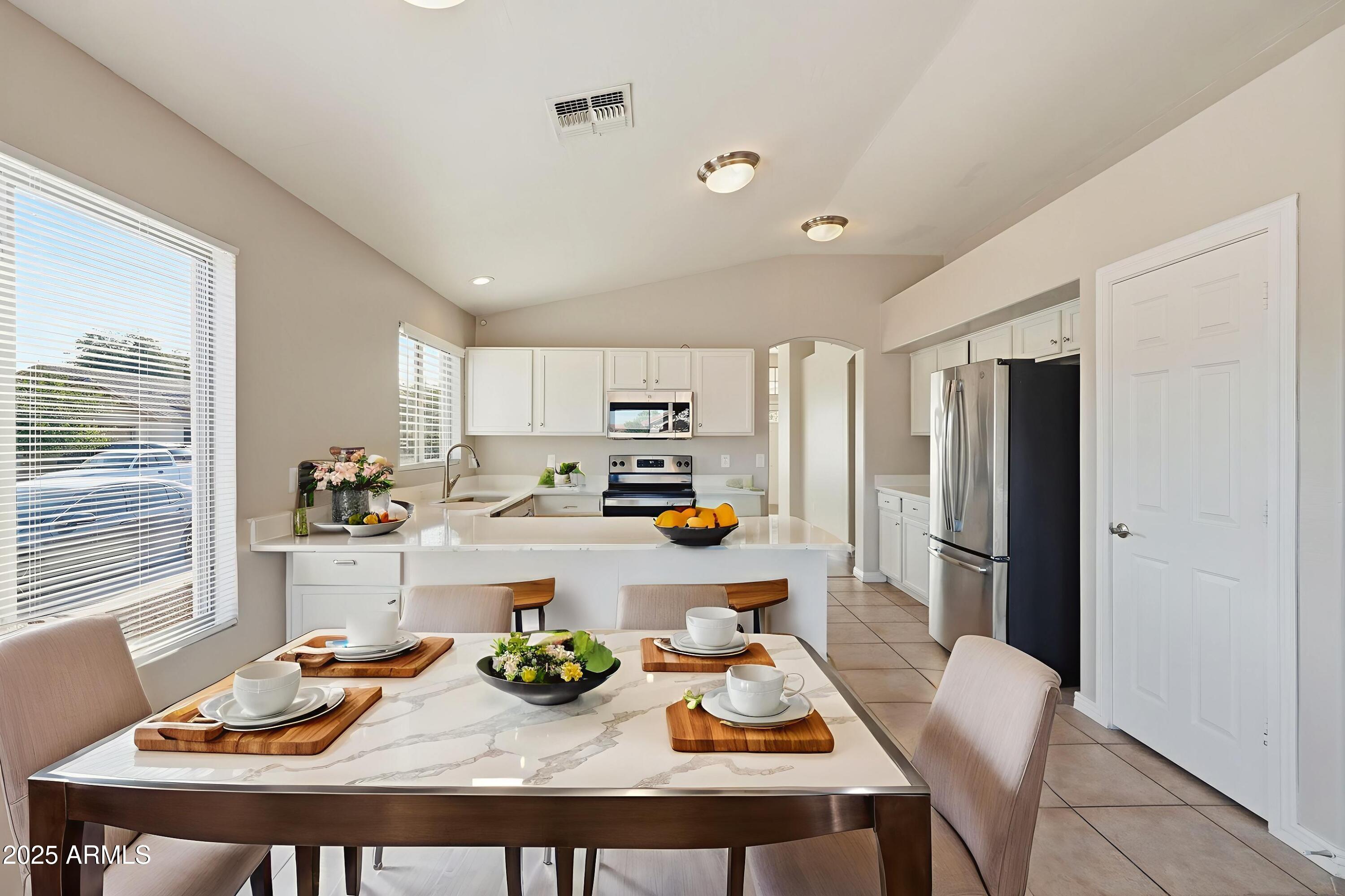 1520 E BOWKER Street