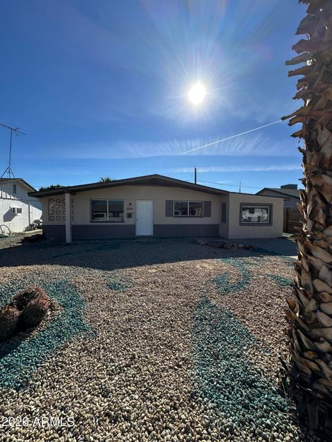 Photo of 3221 E Capitan Dreyfus Avenue, Phoenix, AZ 85032 (MLS # 6998181)