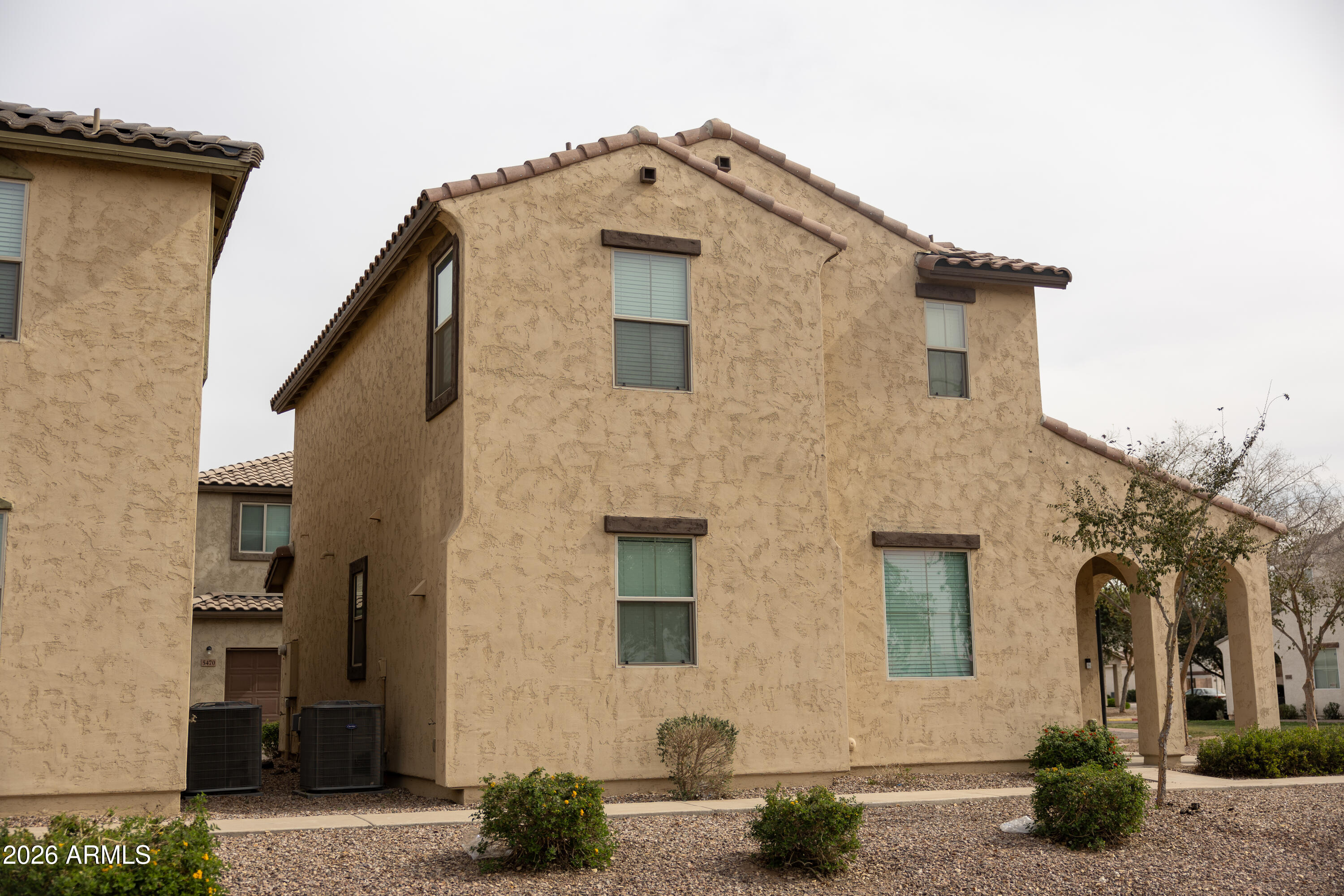 5480 W FULTON Street