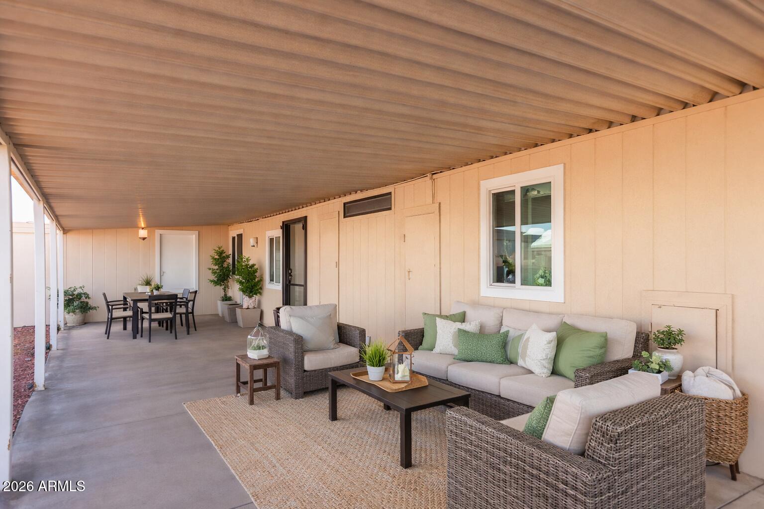 9422 E SUN LAKES Boulevard S