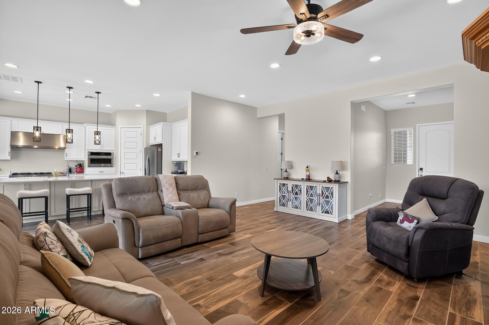 3228 E SADDLETREE Way