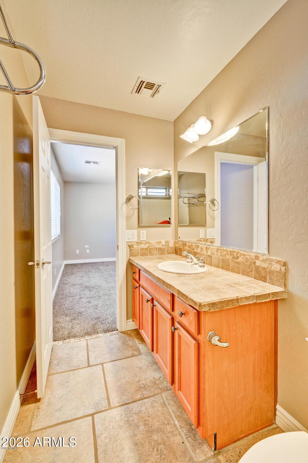 DREAMING SUMMIT UNIT 2A - Residential