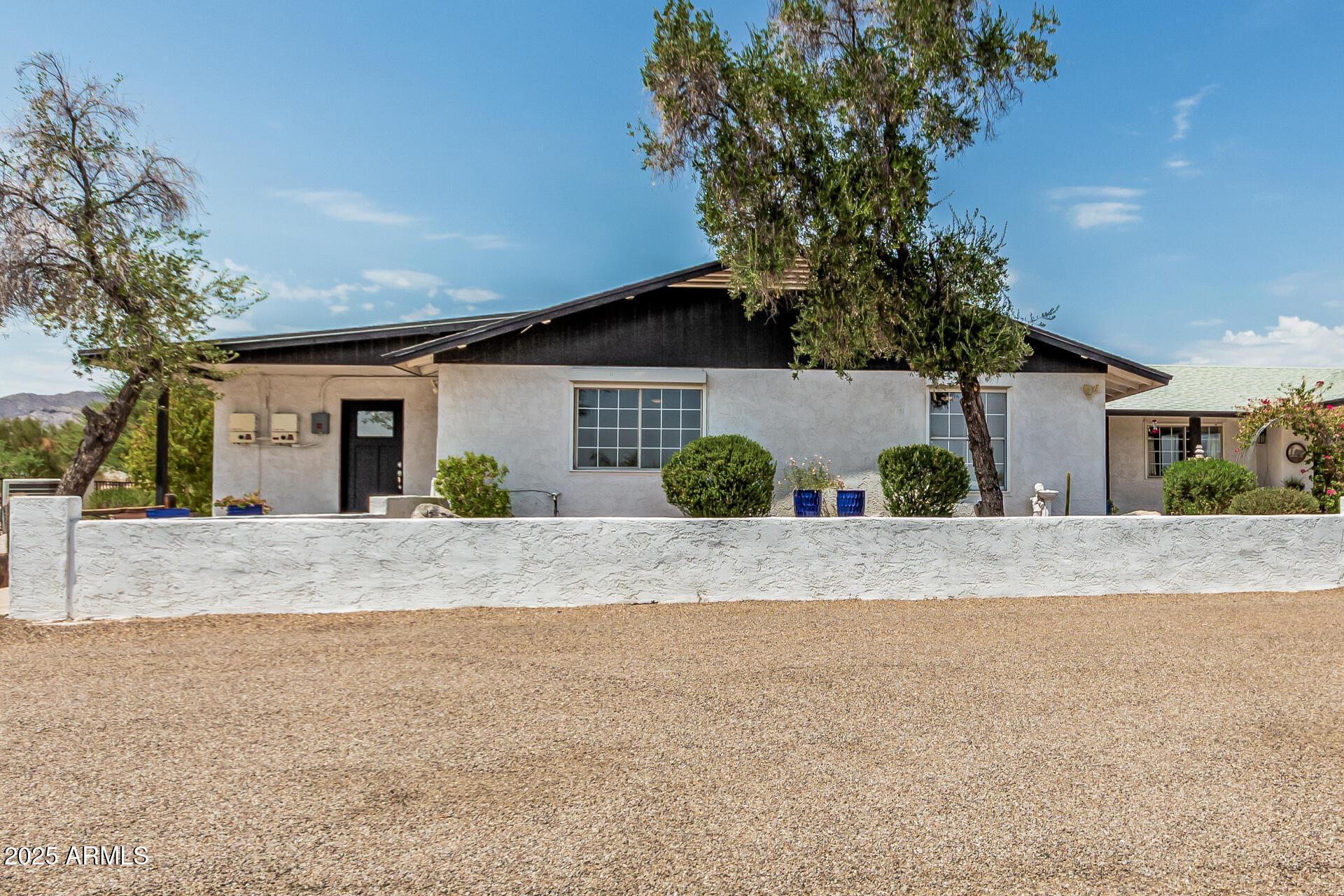 20076 W Pasadena Avenue