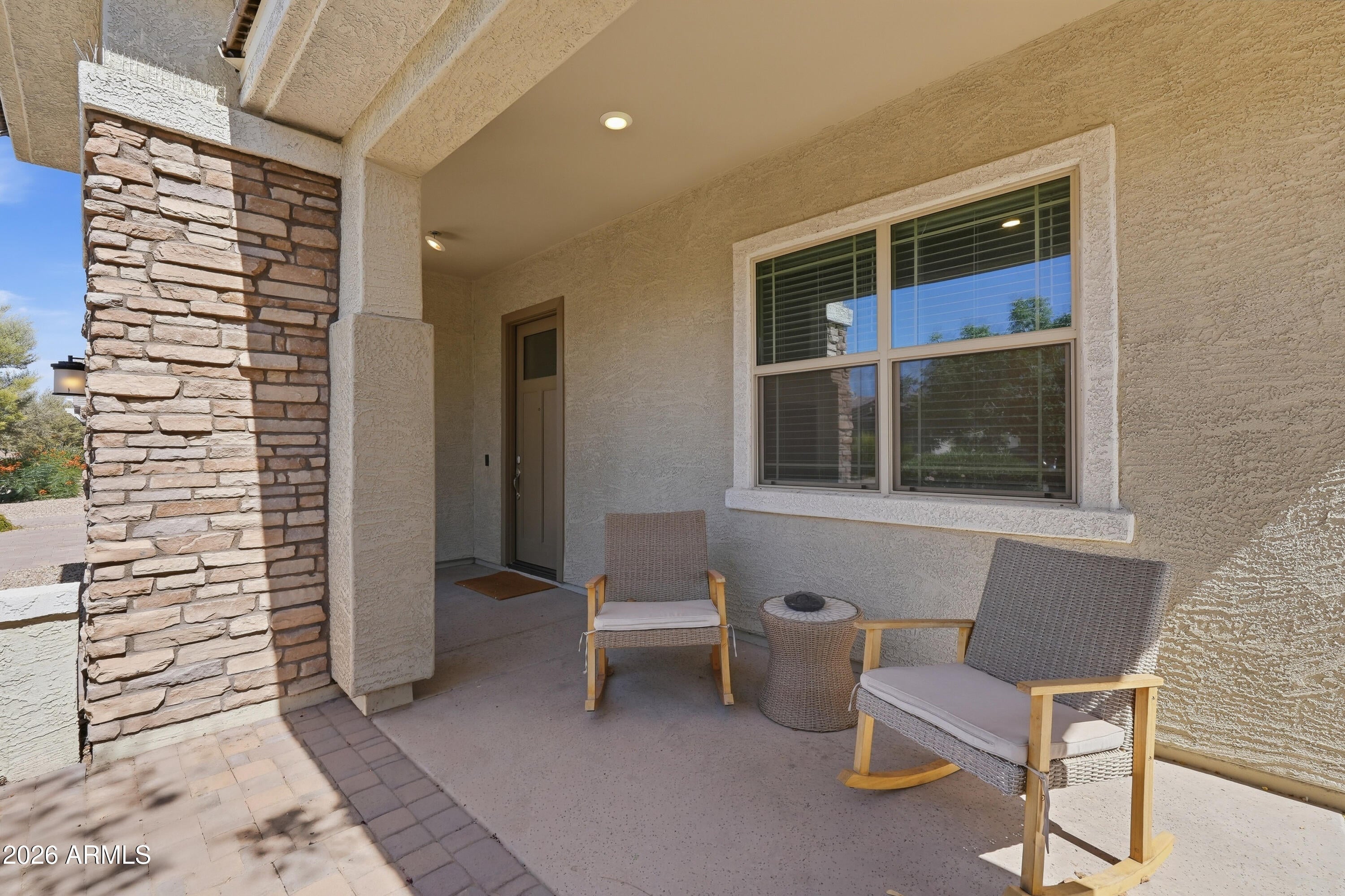2522 E PLEASANT Lane