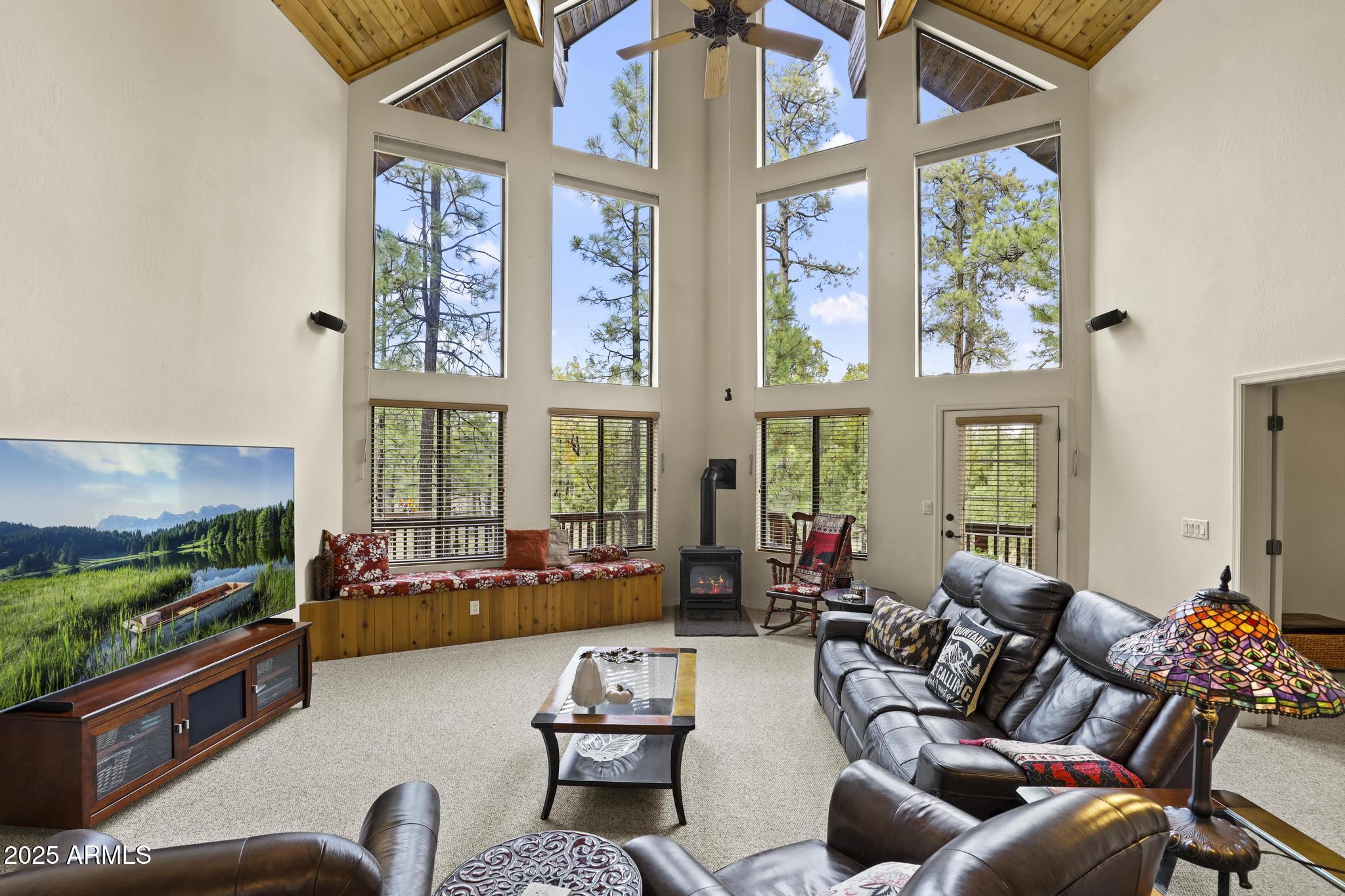 2812 HIDDEN CREEK Circle