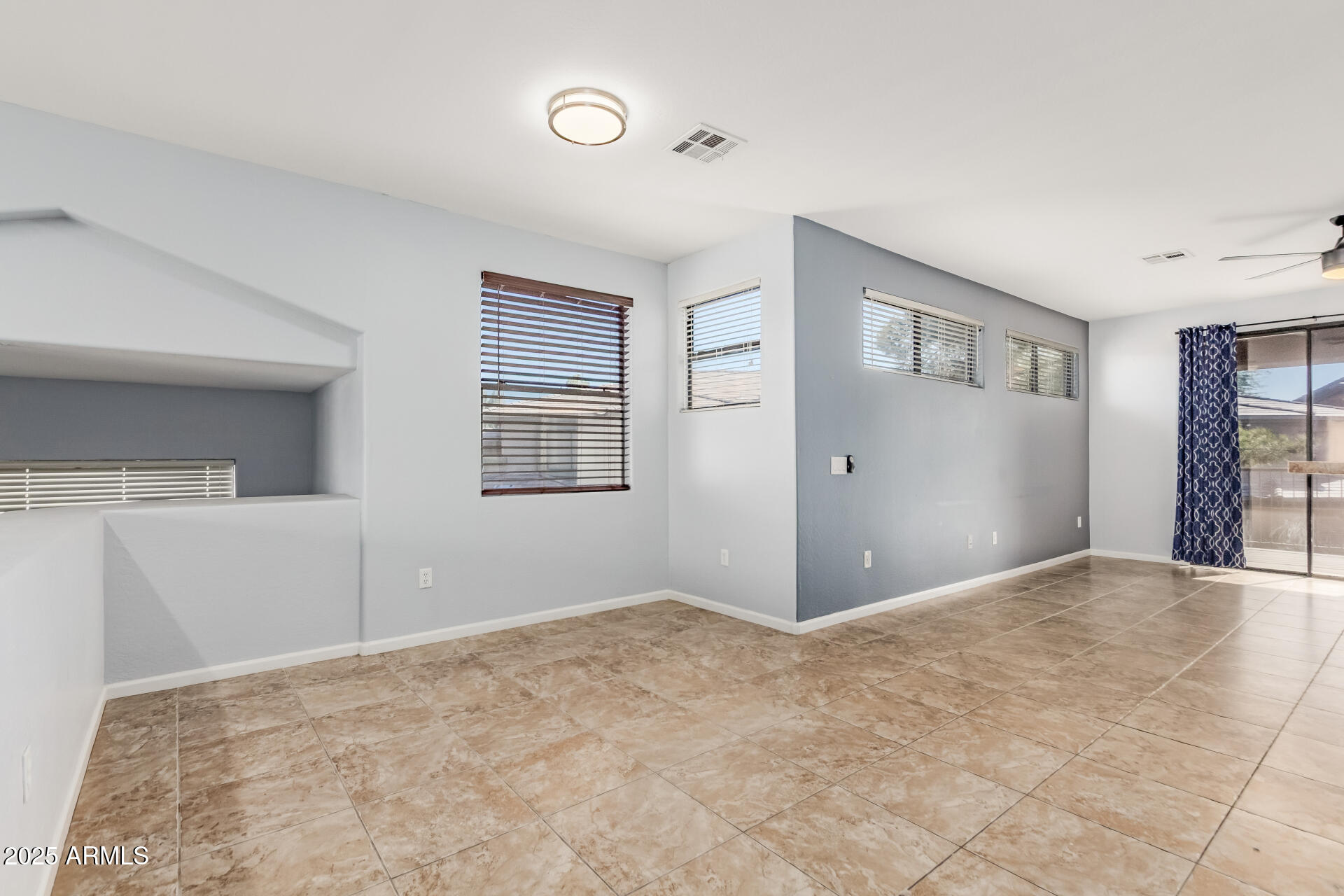 705 W QUEEN CREEK Road 2146