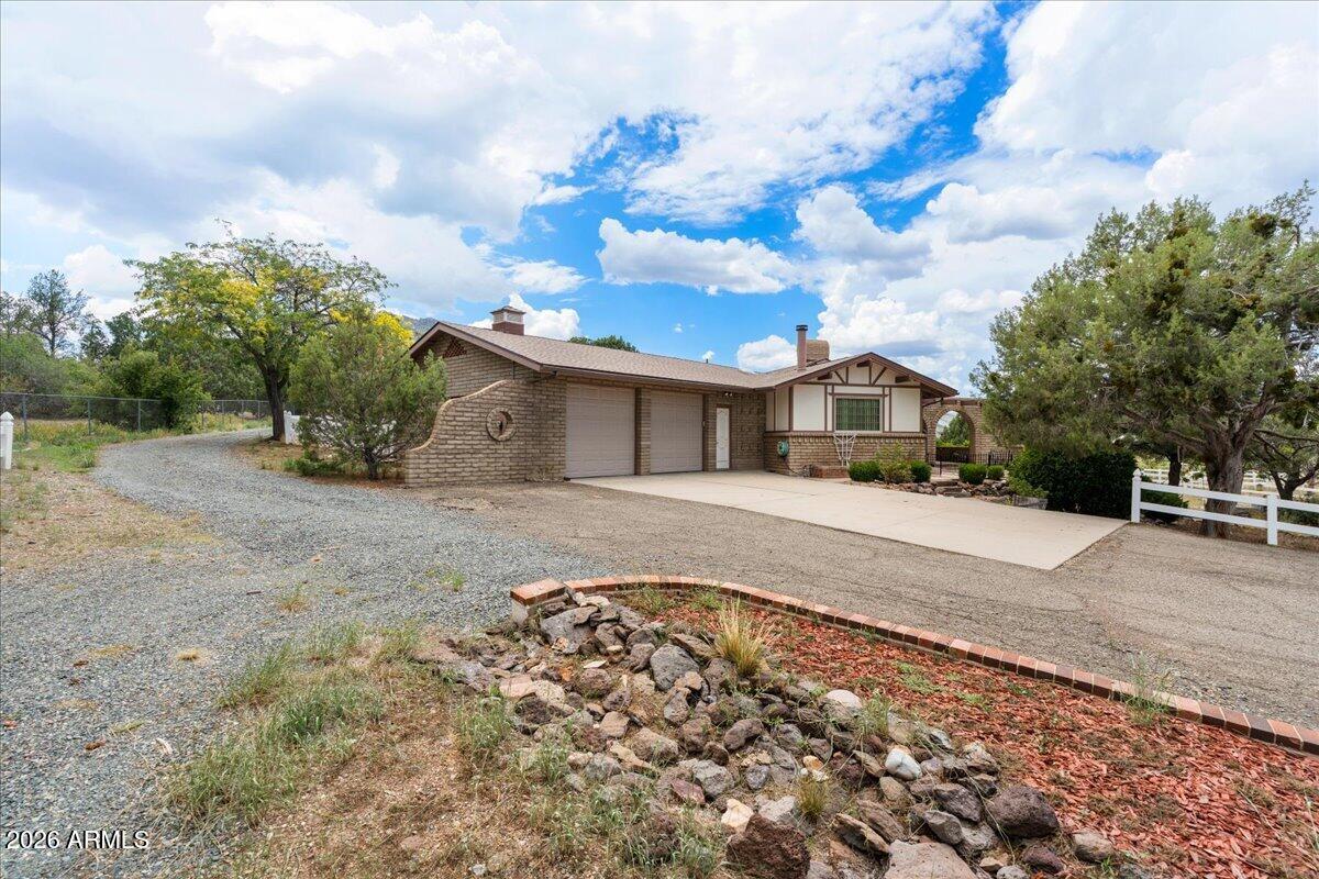 6860 N QUAIL VIEW Lane
