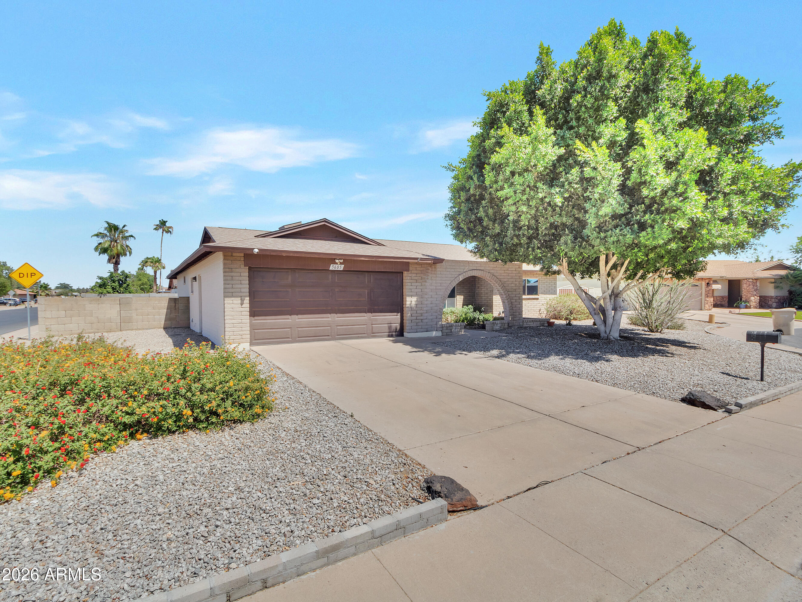 5605 W REDFIELD Road