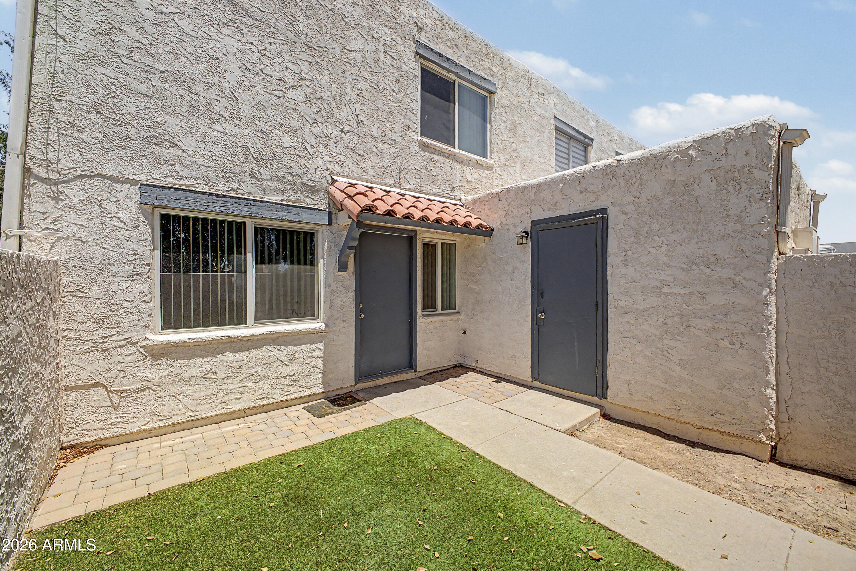 5204 N 42ND Drive