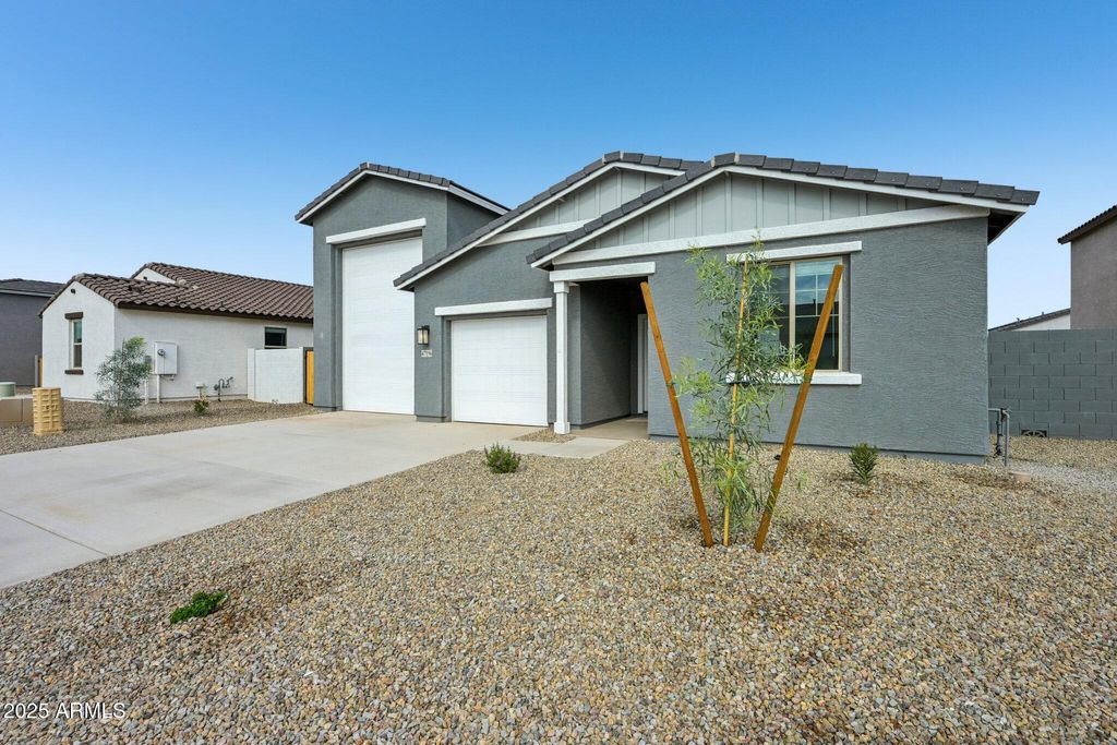 Photo of 47196 W Cansados Road, Maricopa, AZ 85139 (MLS # 6930836)