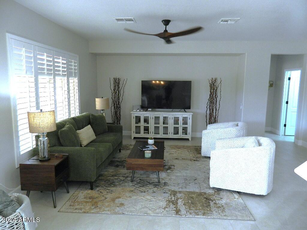 22816 N LAS POSITAS Drive