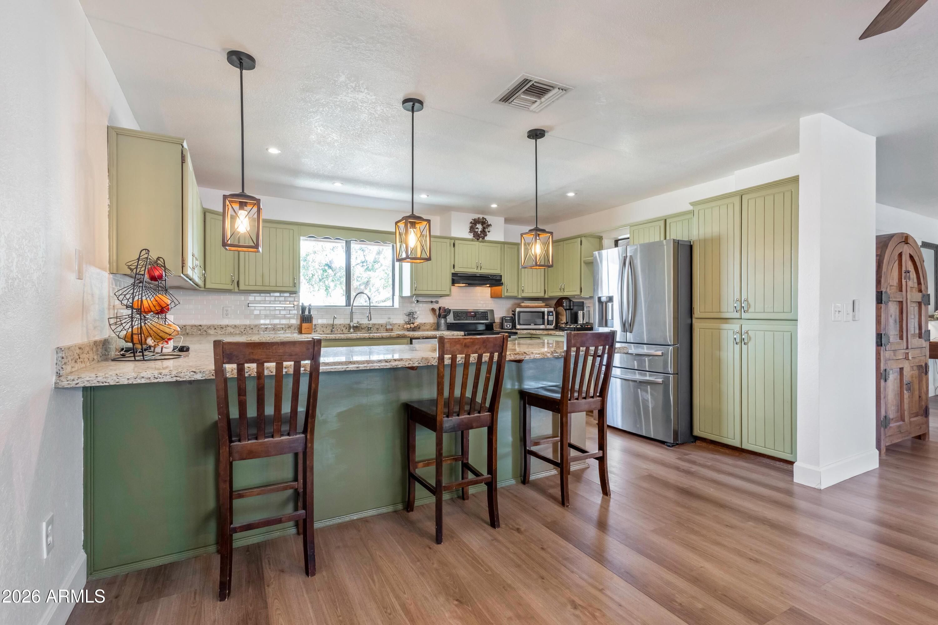 4702 W MCNEIL Street